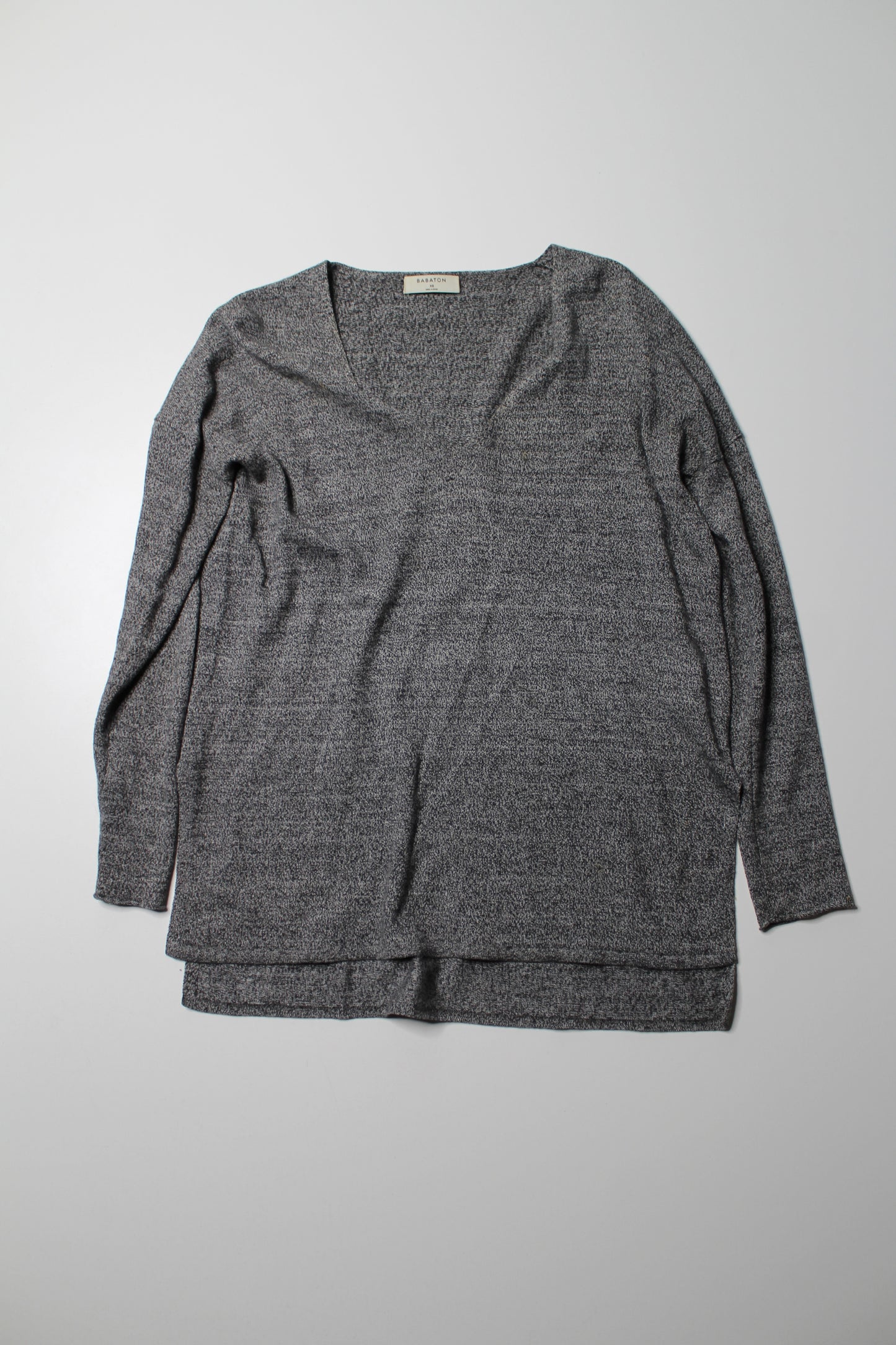 Aritzia babaton v neck ‘Erin’ long sleeve, size xs (oversized fit)