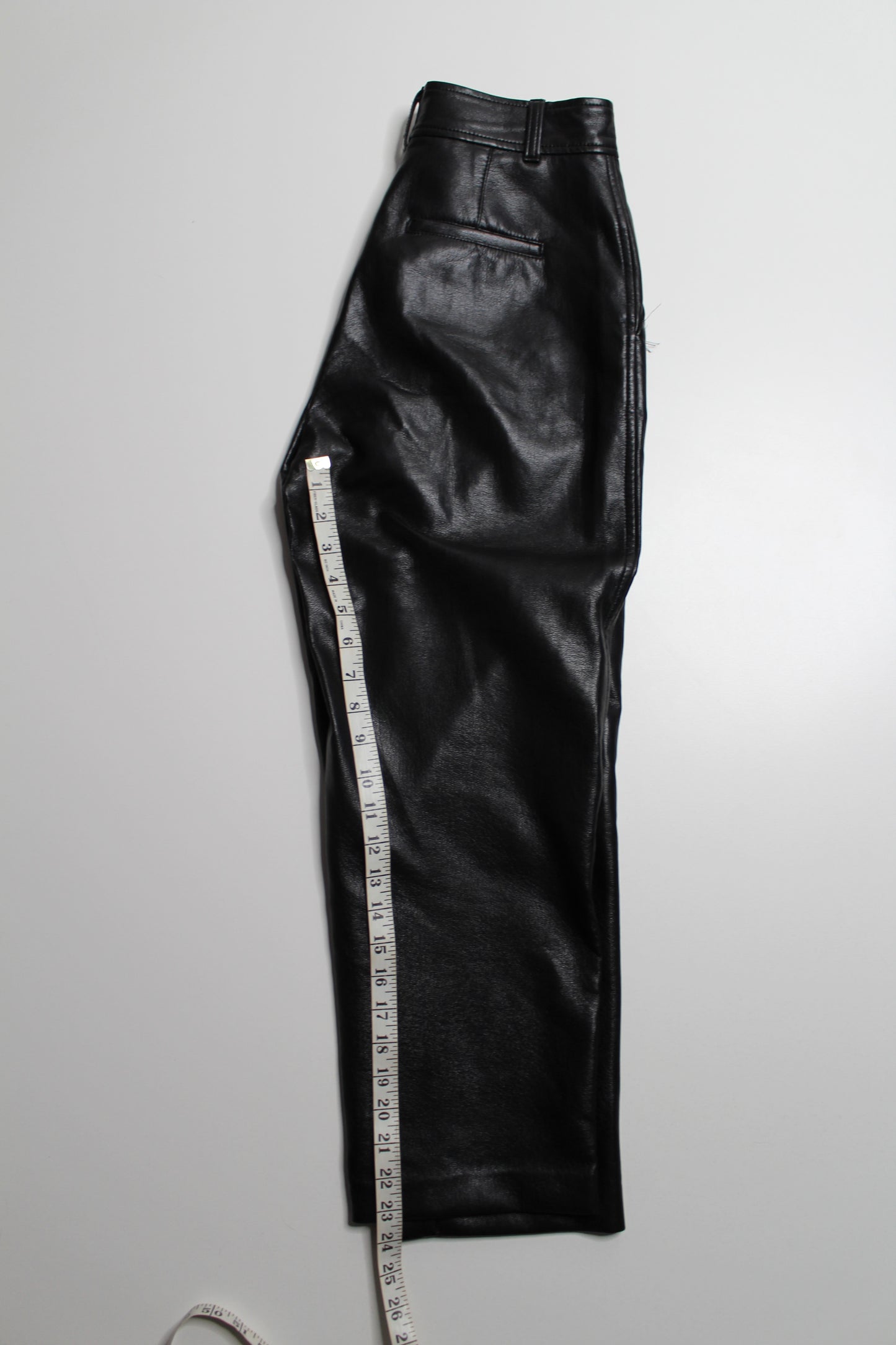 Aritzia Babaton faux leather cropped pants, size 4