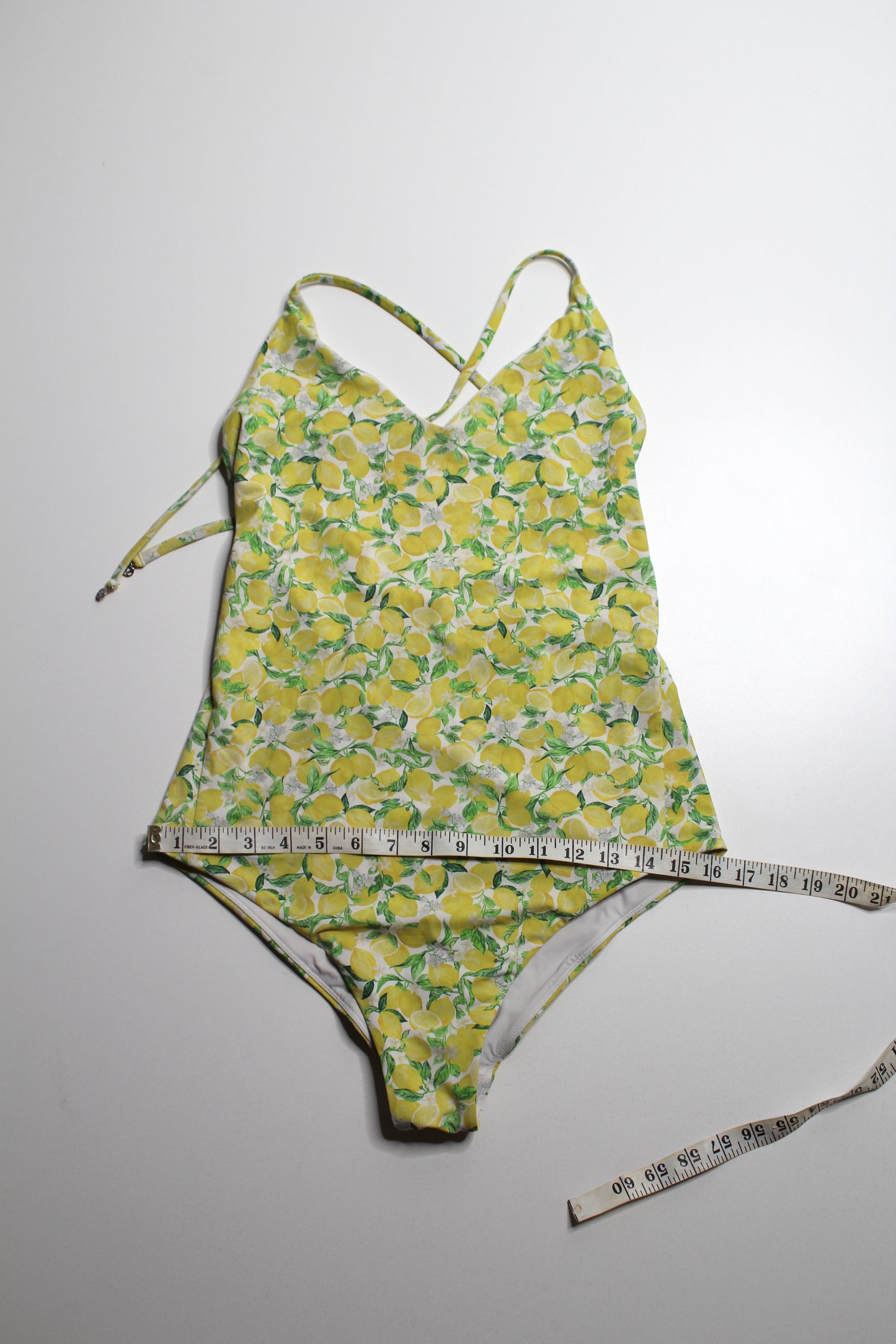 Lululemon yellow/lemons ‘weave the waves’ one piece swimsuit, no size. Fits between 6/8