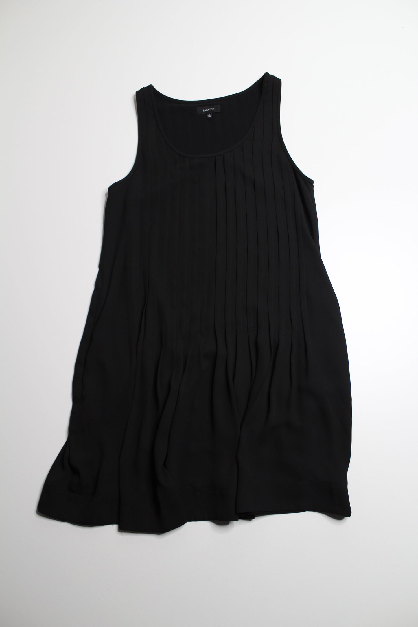 Aritzia babaton black pleated dress, size xs (loose fit)