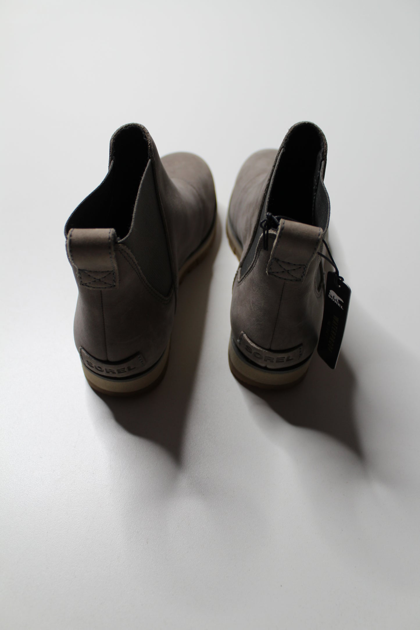 Sorel ‘harlow’ chelsea boot, size 6 *new with tags (additional 10% off)