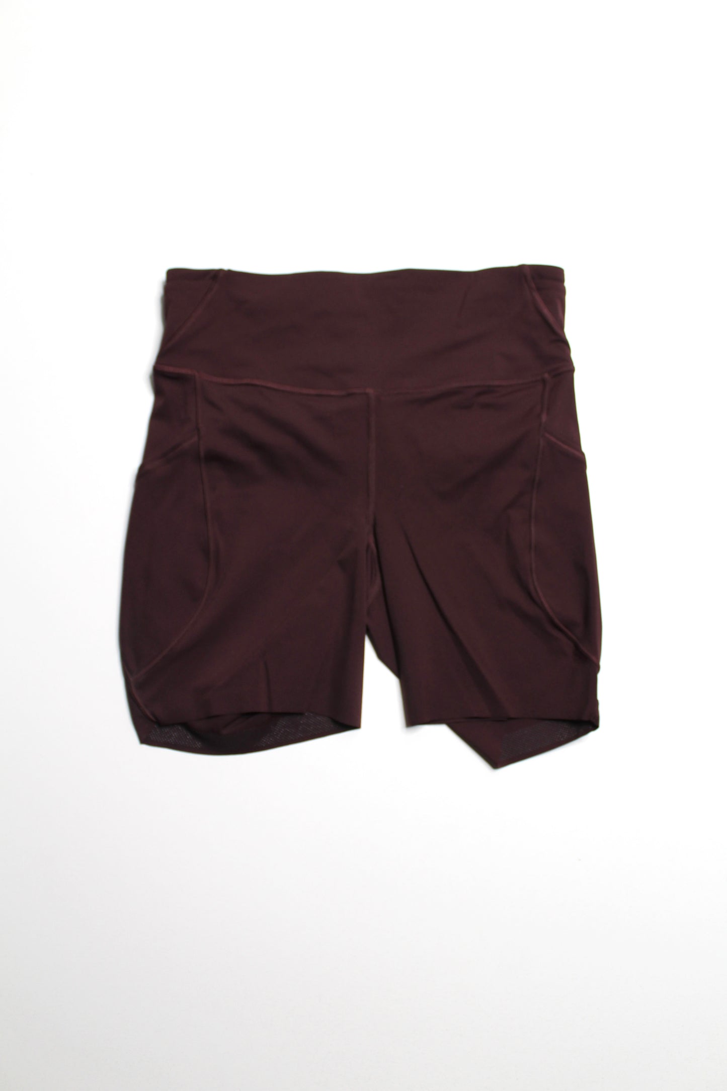 Lululemon good night plum ‘Fast and Free’ High-Rise shorts, size 8 (6”)