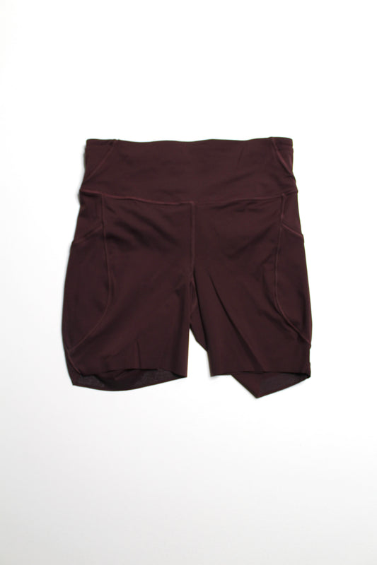 Lululemon good night plum ‘Fast and Free’ High-Rise shorts, size 8 (6”)
