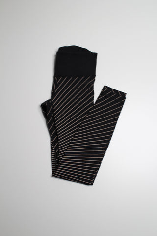 Lululemon high beam black soft sand reflective black / metallic stripe speed wunder under leggings, size 4 (28”) *special edition reflective (price reduced: was $60) *flaw