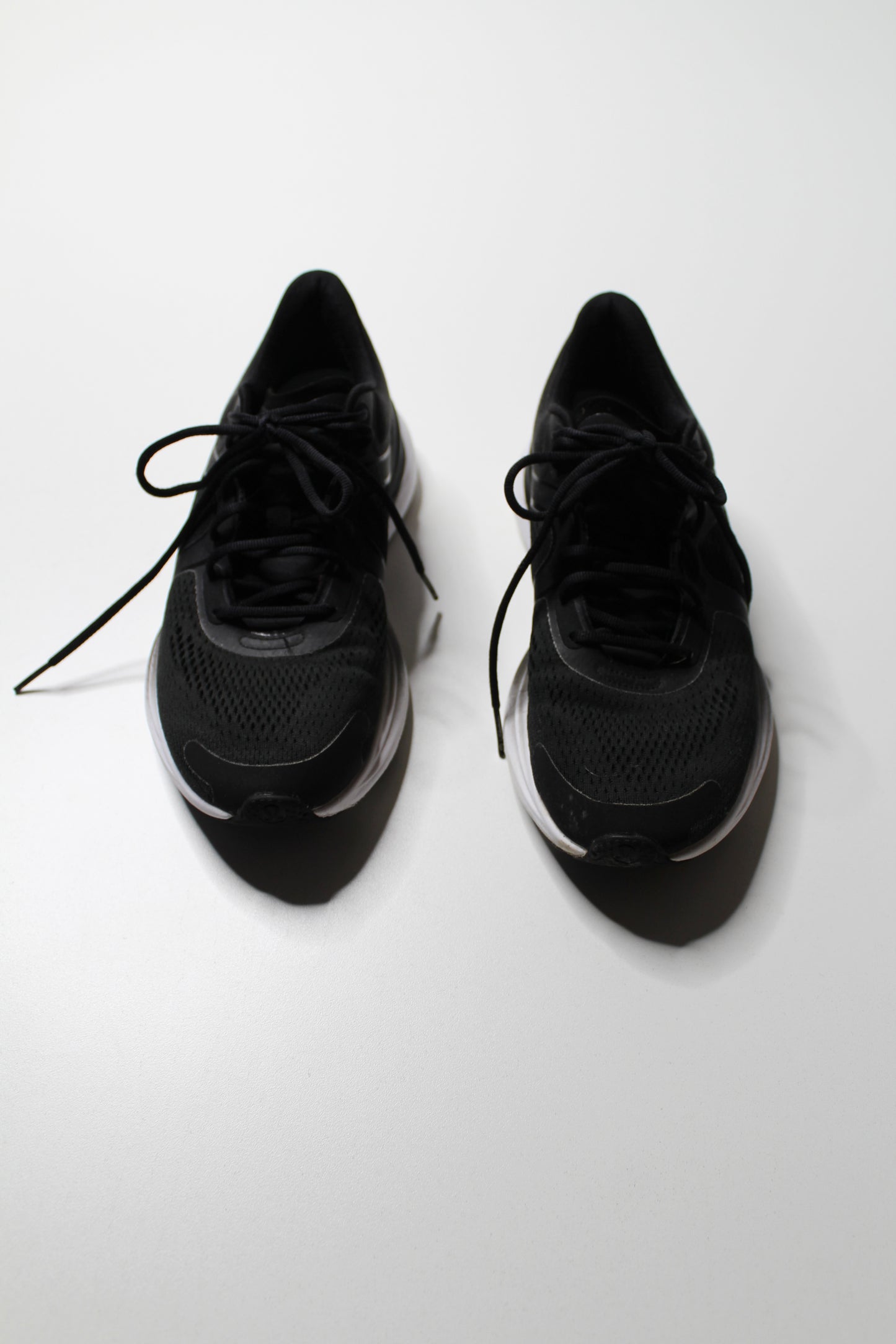 Lululemon black/white ‘blissfeel’ running shoe, size 7.5