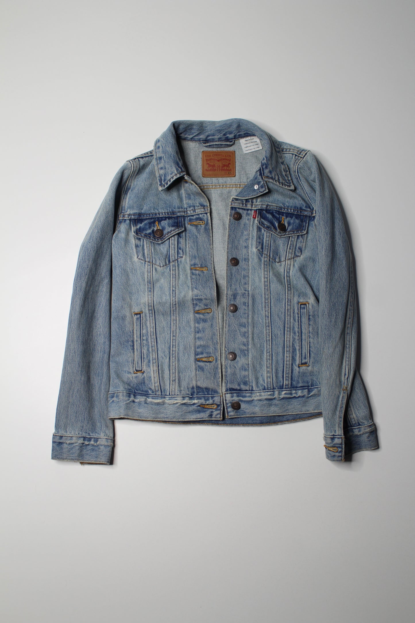 Levi’s relaxed fit jean jacket, size xs