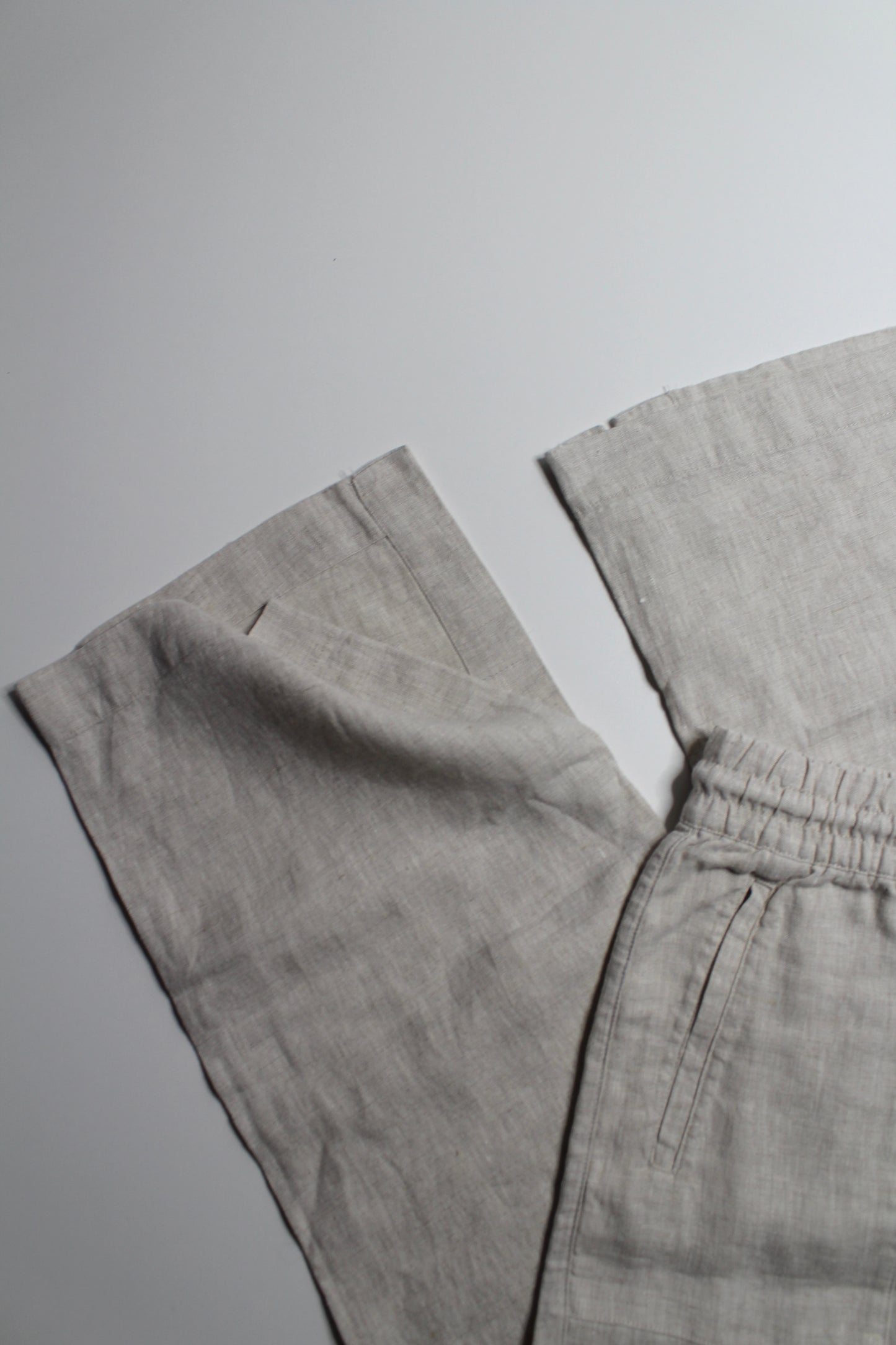 Athleta light beige ‘retreat linen wide leg’ pants, size medium *new without tags