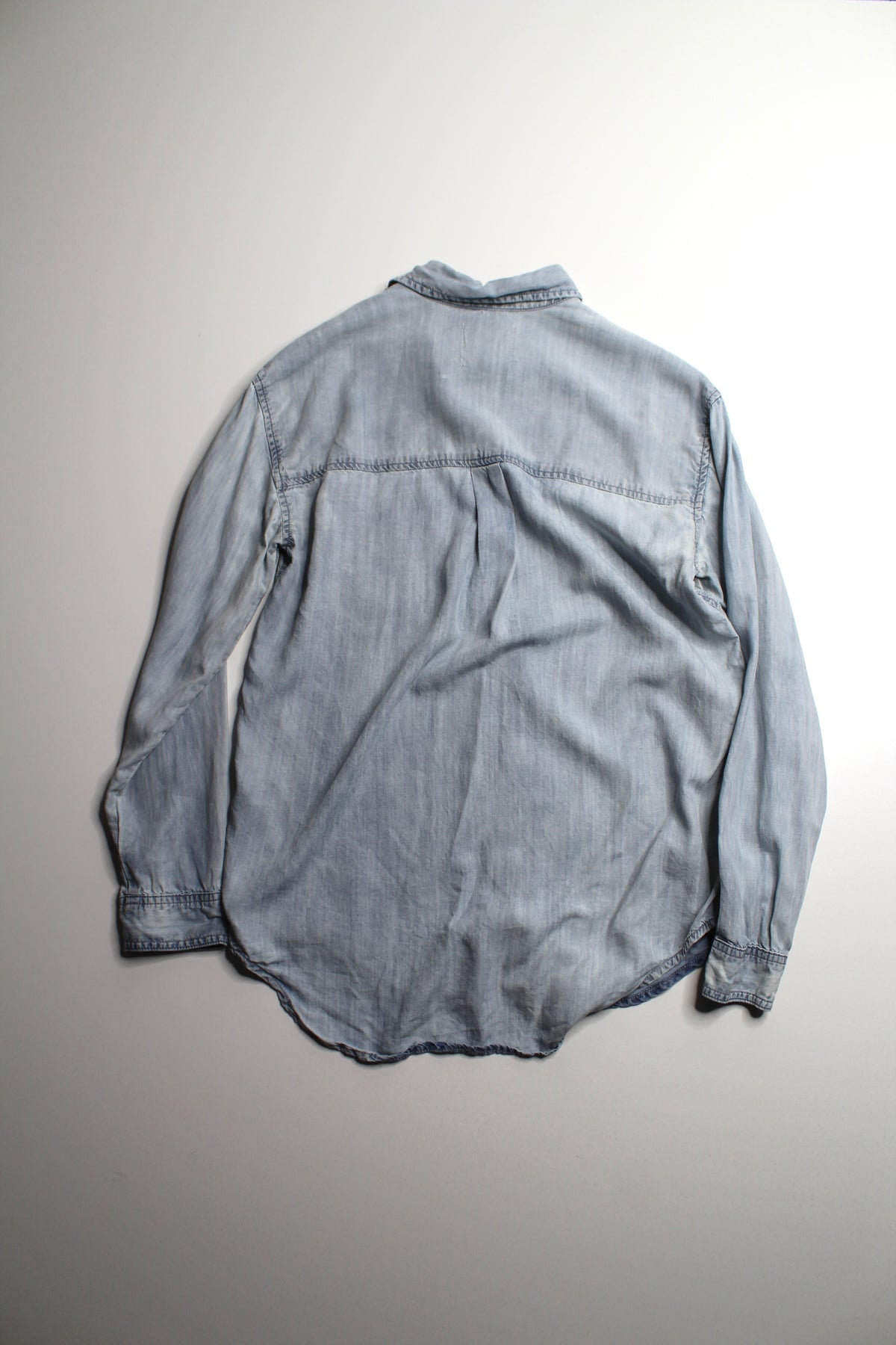 Aritzia Community chambray button down long sleeve, size small