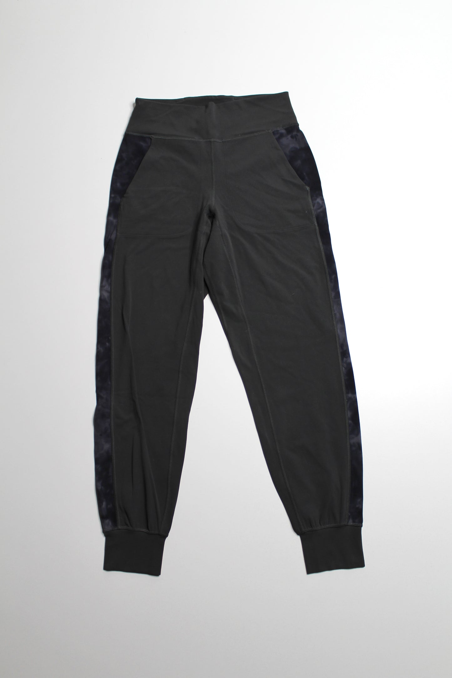 Lululemon graphite grey/diamond dye ‘align’ jogger, size 6