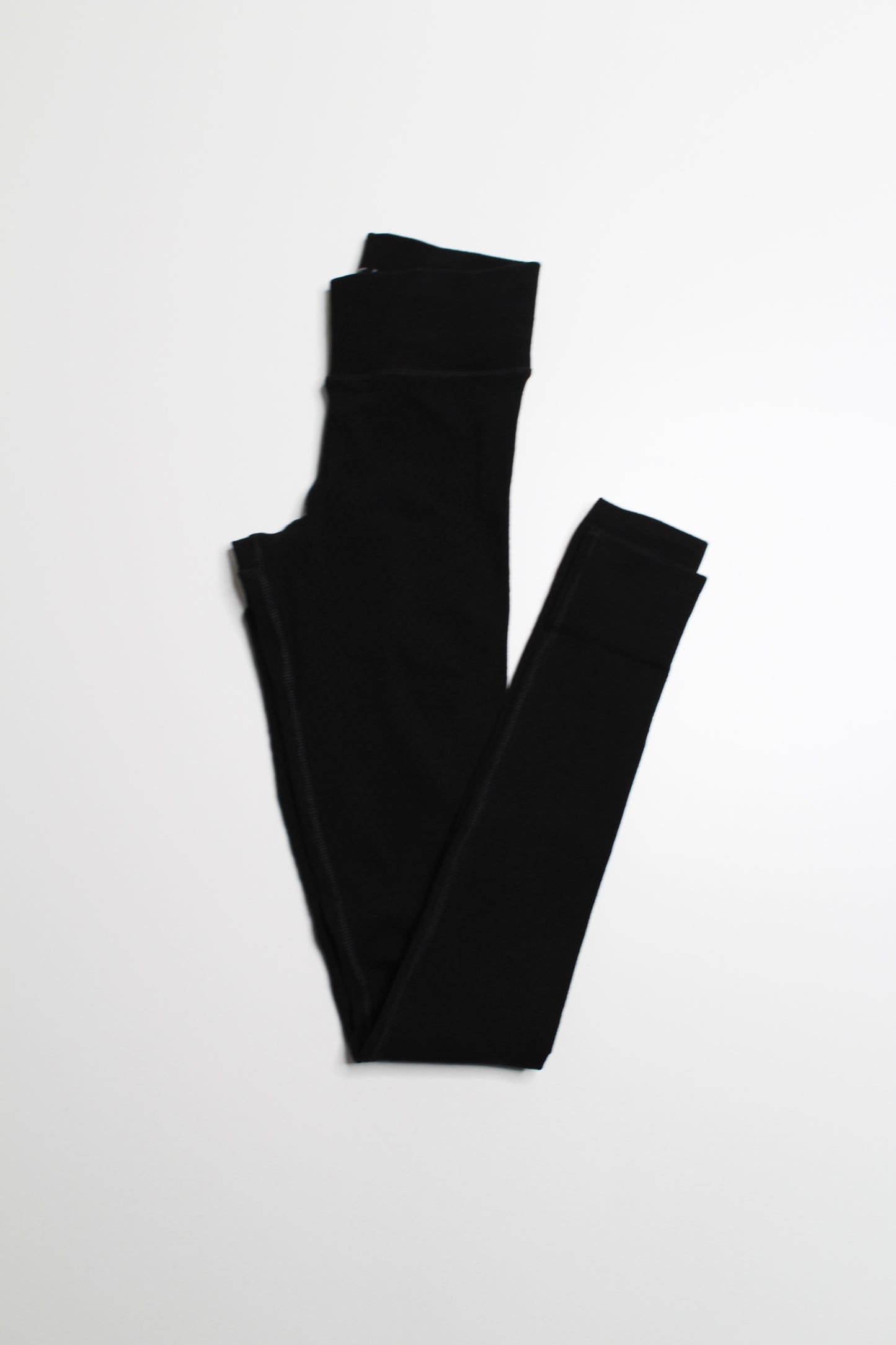 Lululemon black hiking merino wool blend base layer seamless tights, size 2 (28”) (was $58)