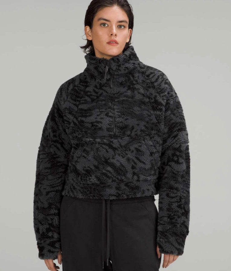 Lululemon Scuba Oversized Fleece Funnel Neck *Jacquard
Liquidize Camo Jacquard Dark Carbon Black, size xs/s