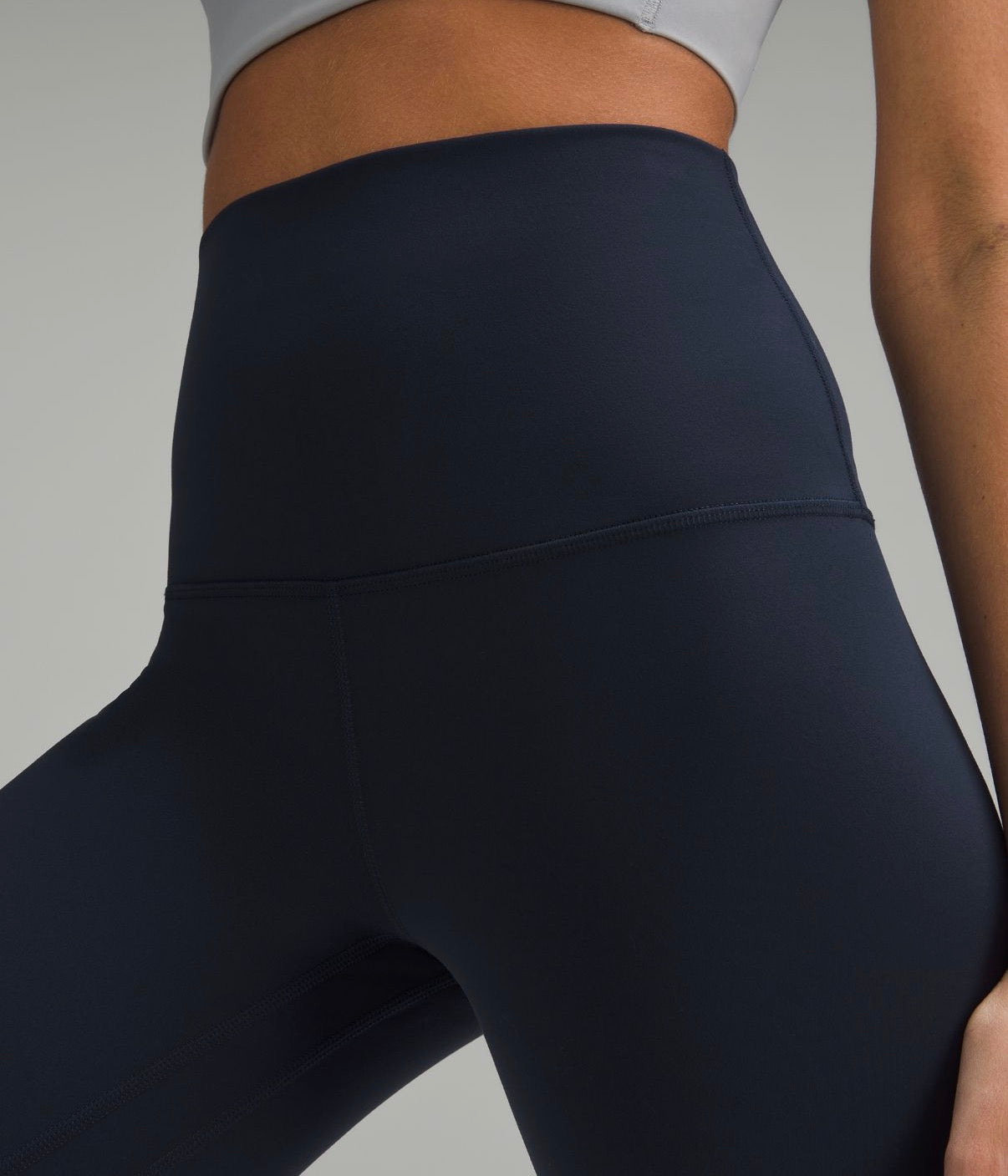 Lululemon true navy ‘align’ leggings, size 6 (28”)