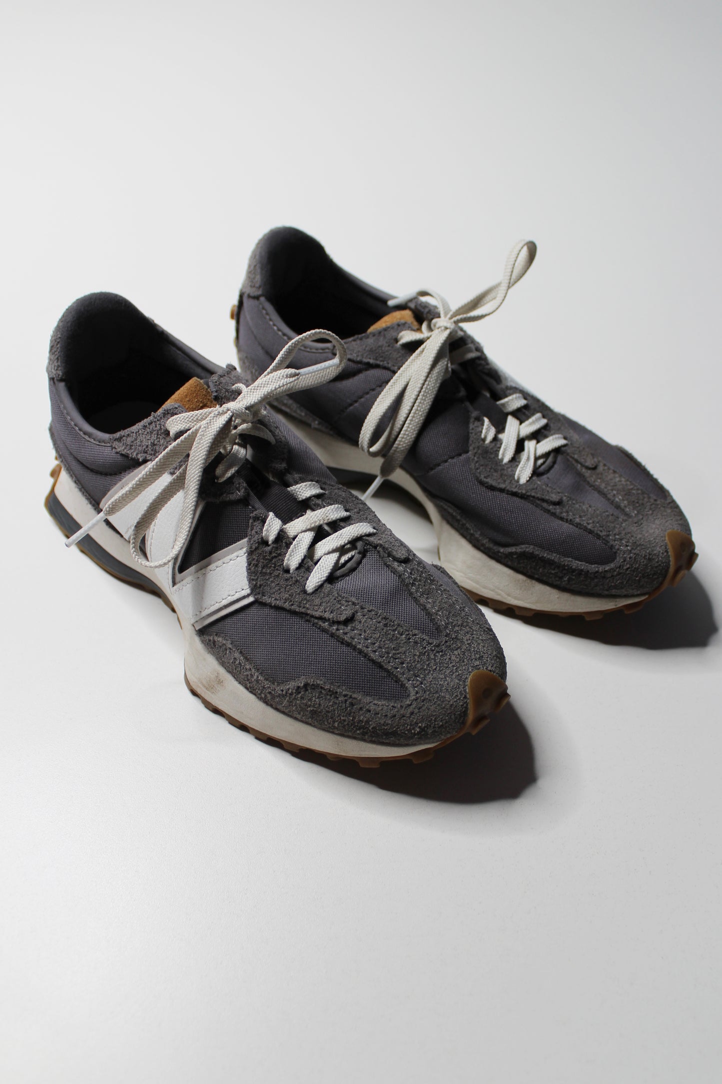 New Balance 327 running shoe, size 7.5