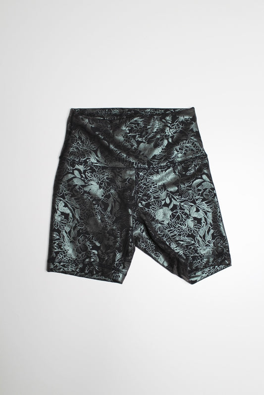 Lululemon green foil wunder train high rise short, size 4