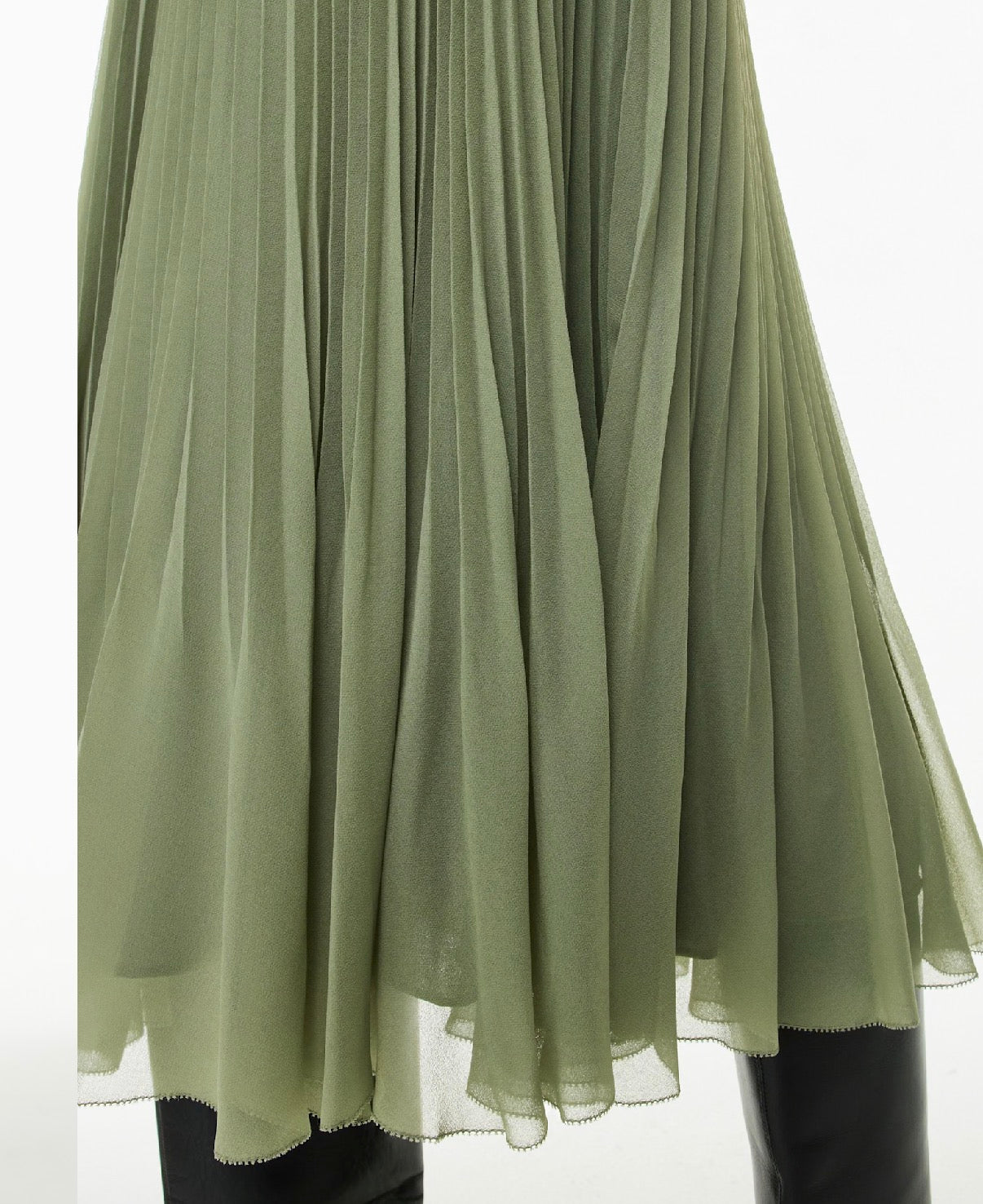 Aritzia Wilfred bitter sage (light olive green) ‘twirl’ skirt, size small