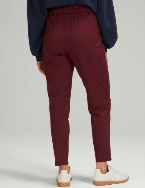 Lululemon red merlot stretch high rise 7/8 length pant, size 6 (25”)