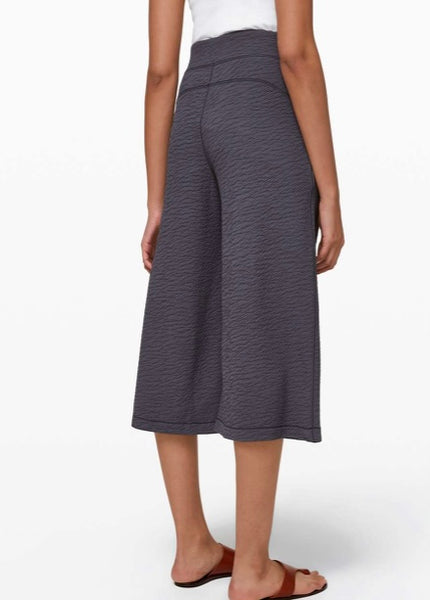 Lululemon moonwalk can you feel the pleat crop, size 4 (price reduced: was $50)