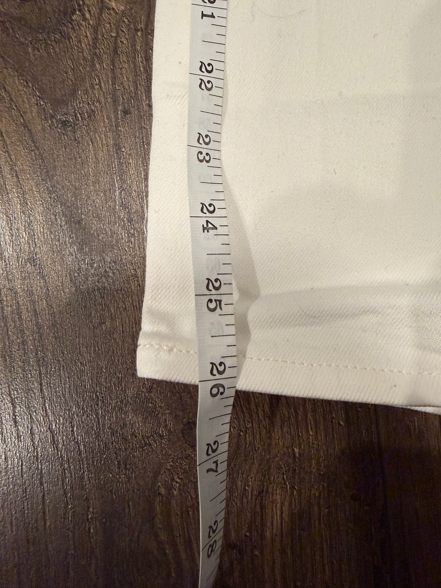 Aritzia Denim Forum white ‘yoko’ high rise slim jeans, size 25 (26”)  (sale: was $48)