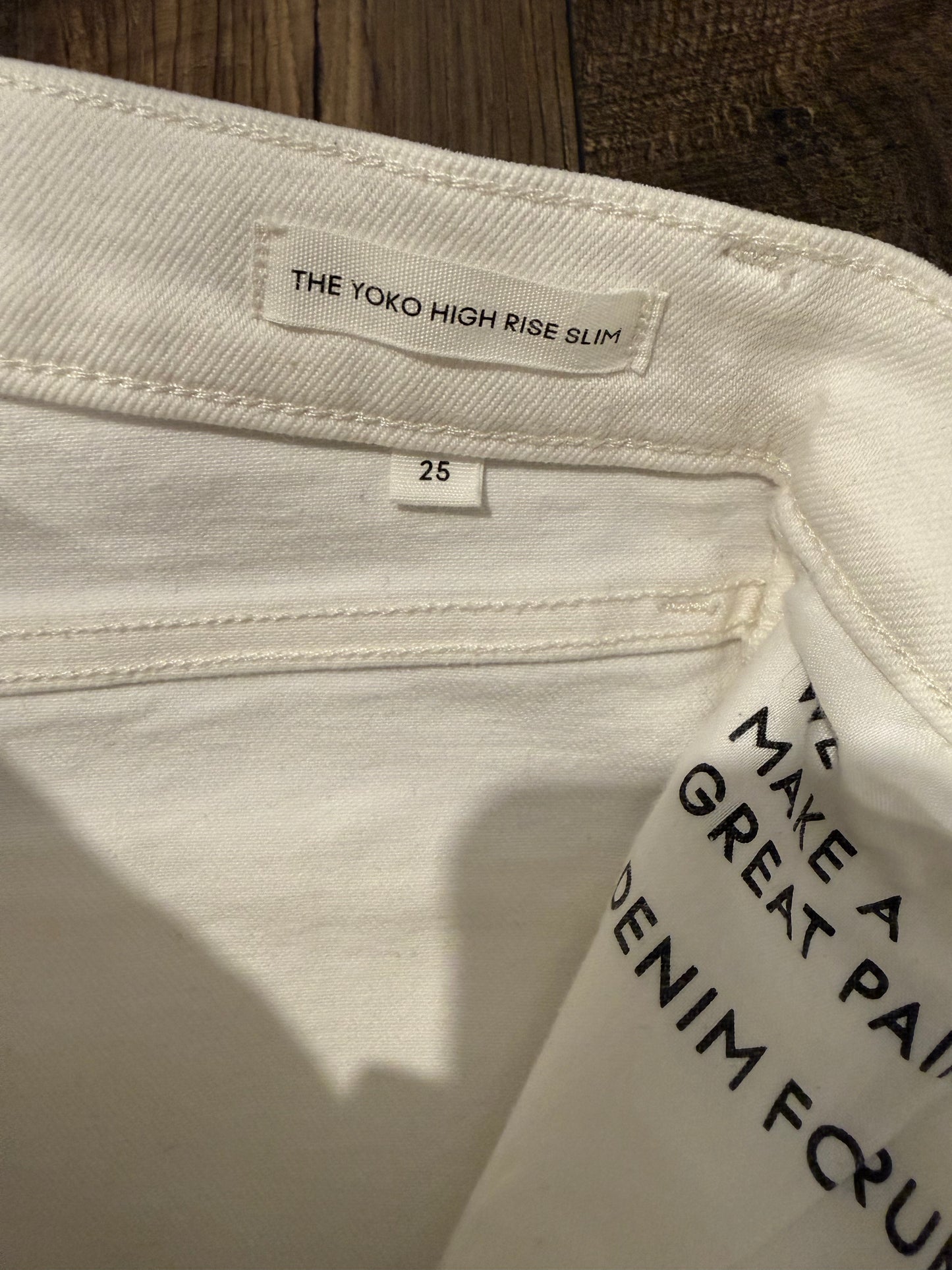 Aritzia Denim Forum white ‘yoko’ high rise slim jeans, size 25 (26”)  (sale: was $48)