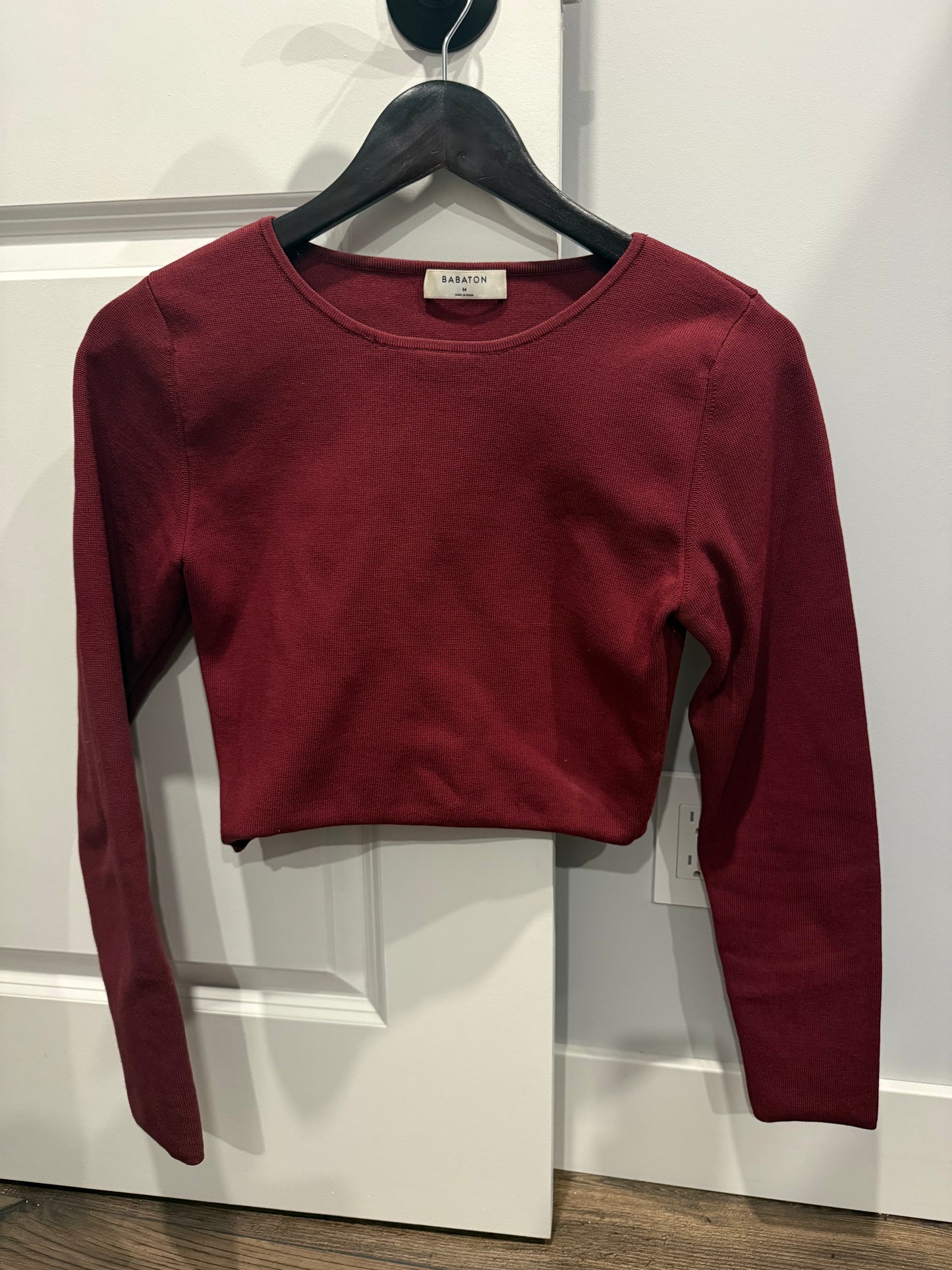 Aritzia Babaton maroon sculpt knit forefront long sleeve, size medium