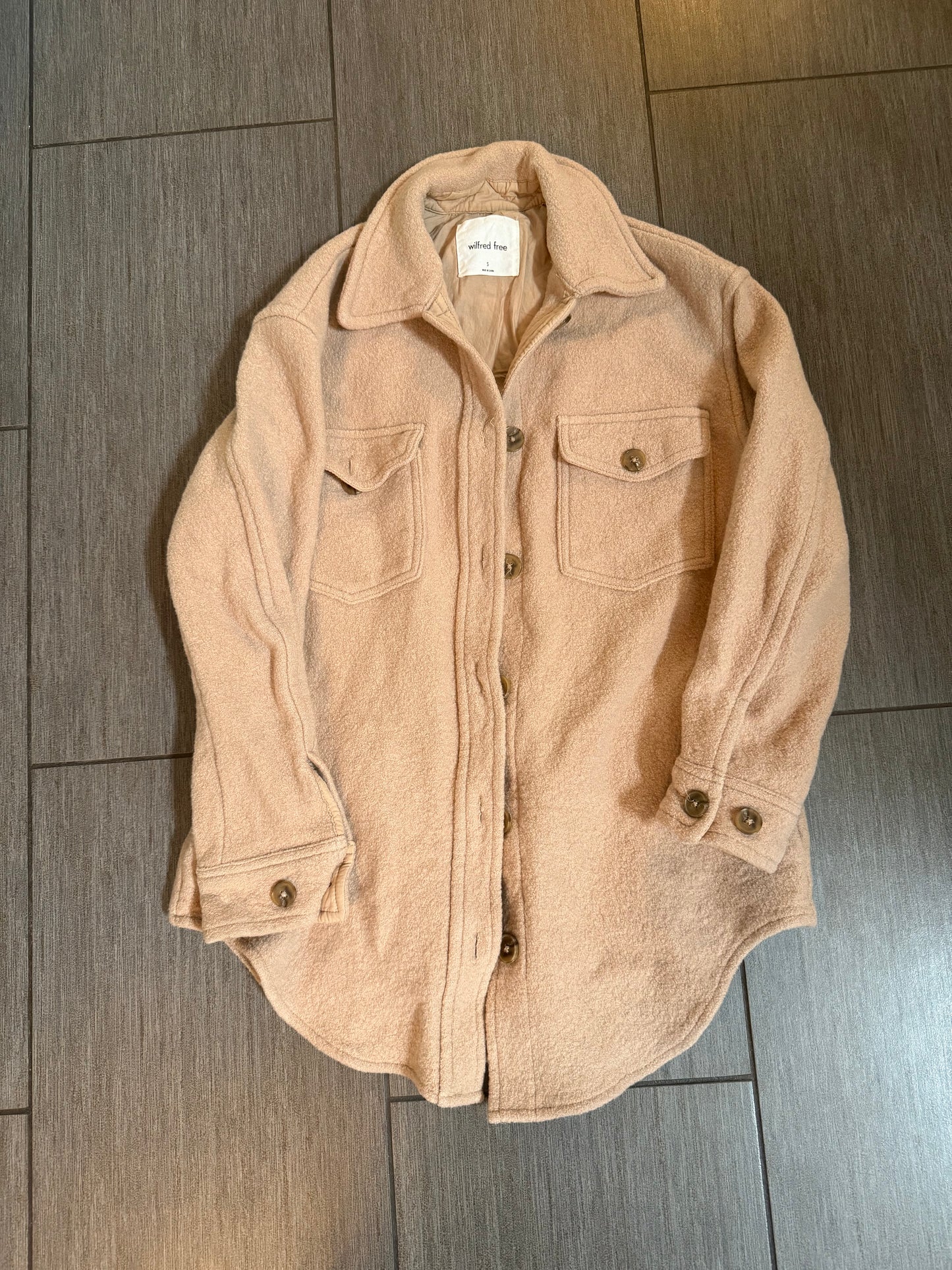 Aritzia Wilfred Free tan 'ganna' shirt jacket, size small (oversized fit)