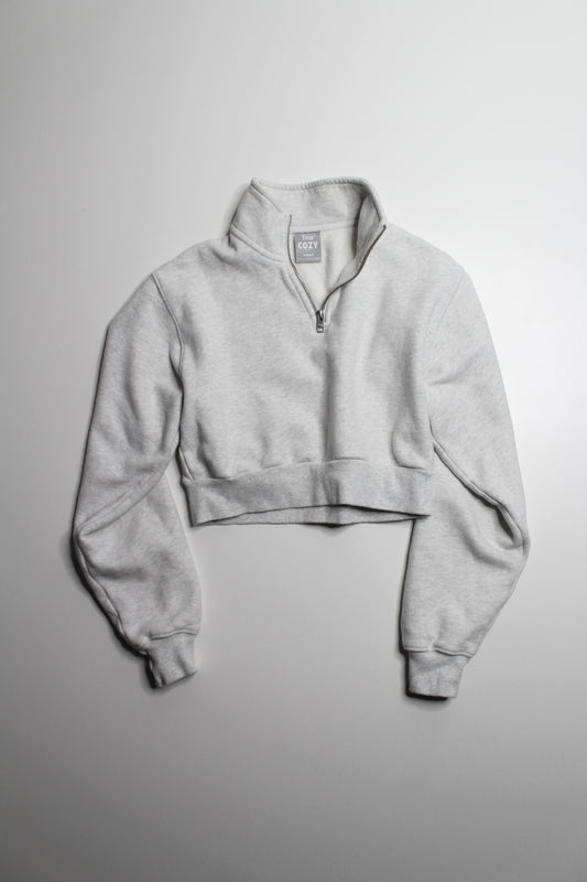 Aritzia TNA COZY light heathered grey cropped 1/2 zip sweatshirt, size xxs (loose fit)