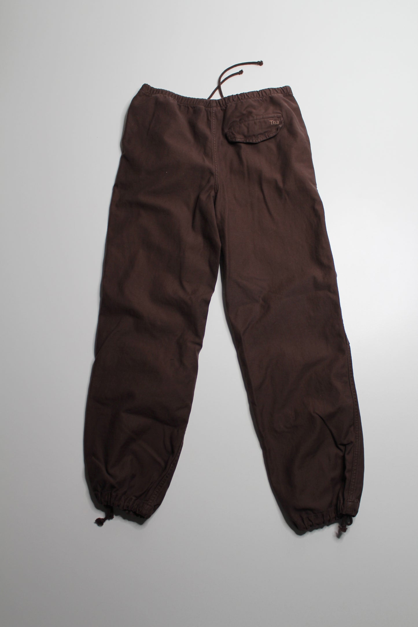 Aritzia TNA brown 'cache cargo' pant, size small