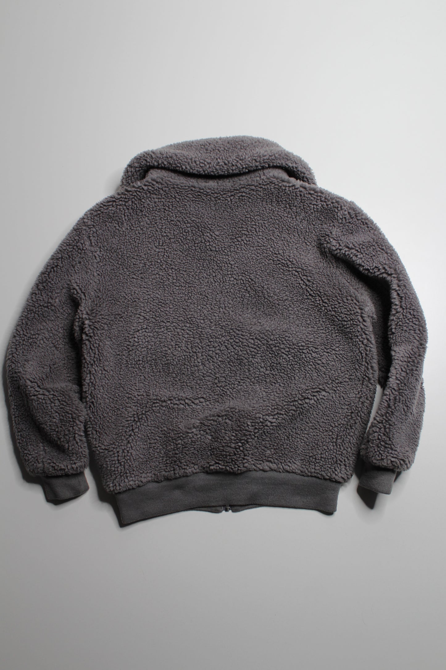 Aritzia Wilfred Free medium grey 'teddy' sherpa bomber  jacket, size xs (loose fit) Fits xs/small