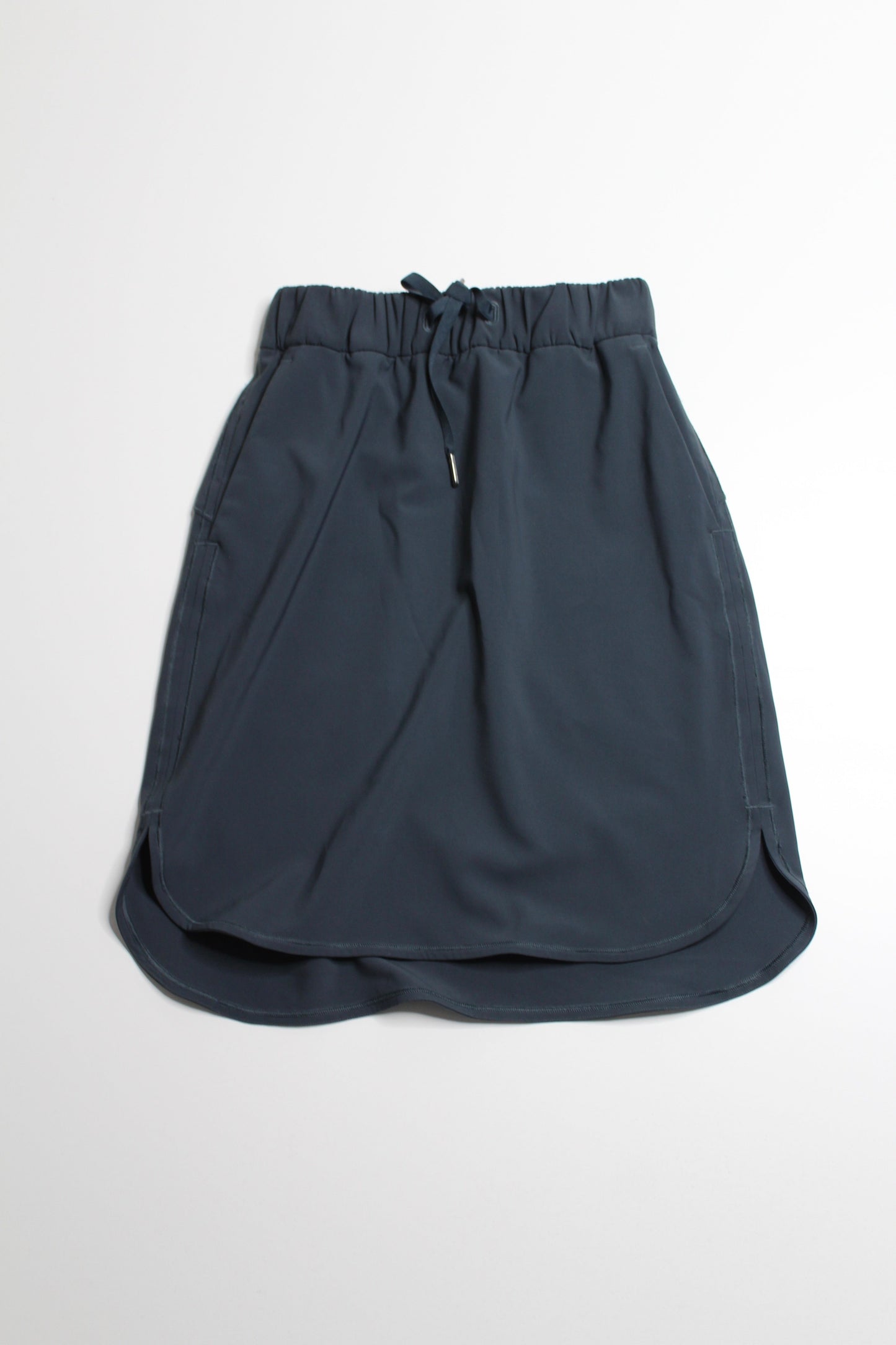 Lululemon gravity on the fly skirt, size 2 *woven