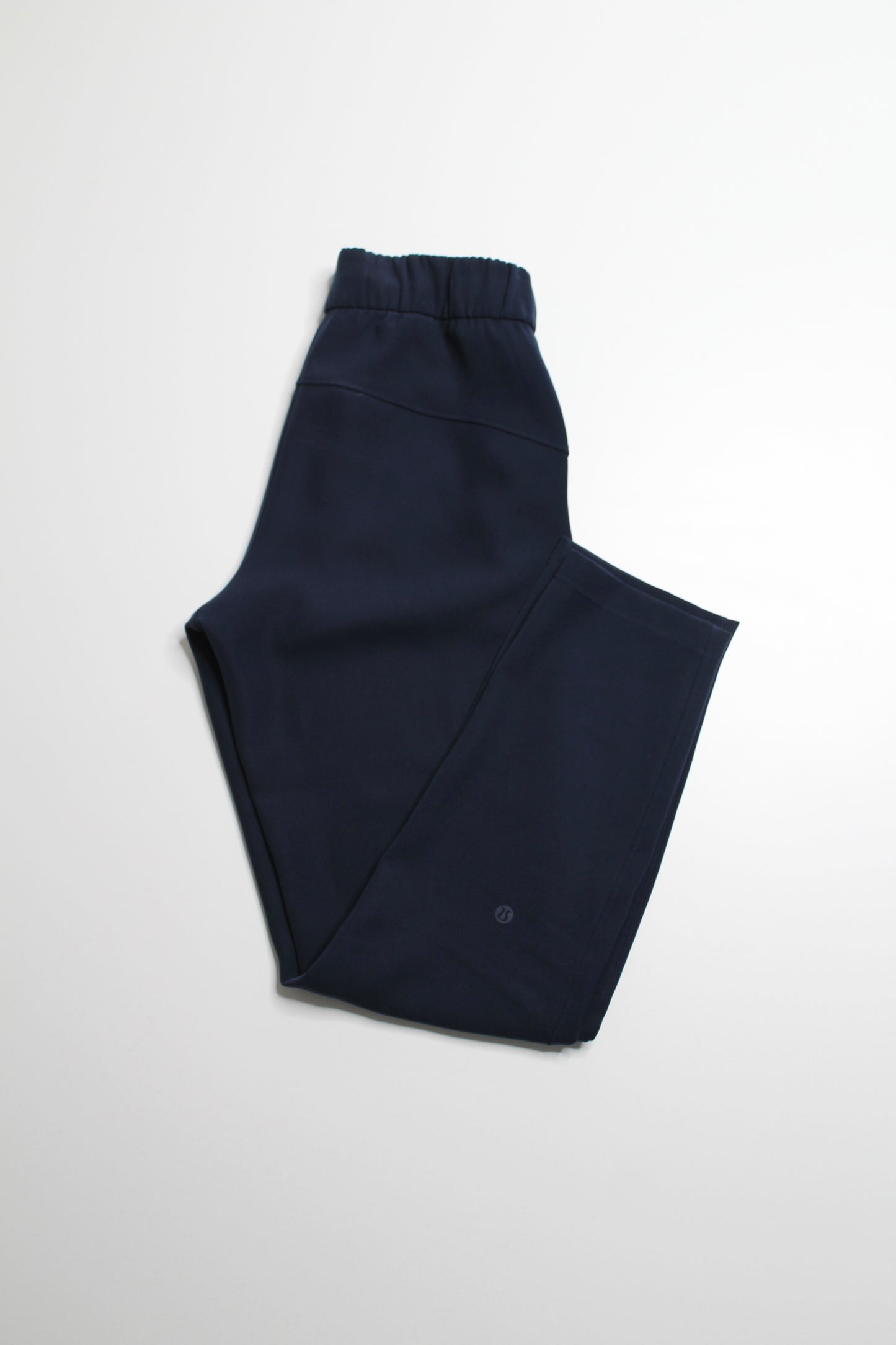 Lululemon navy on the fly pant, size 2 (27") *woven