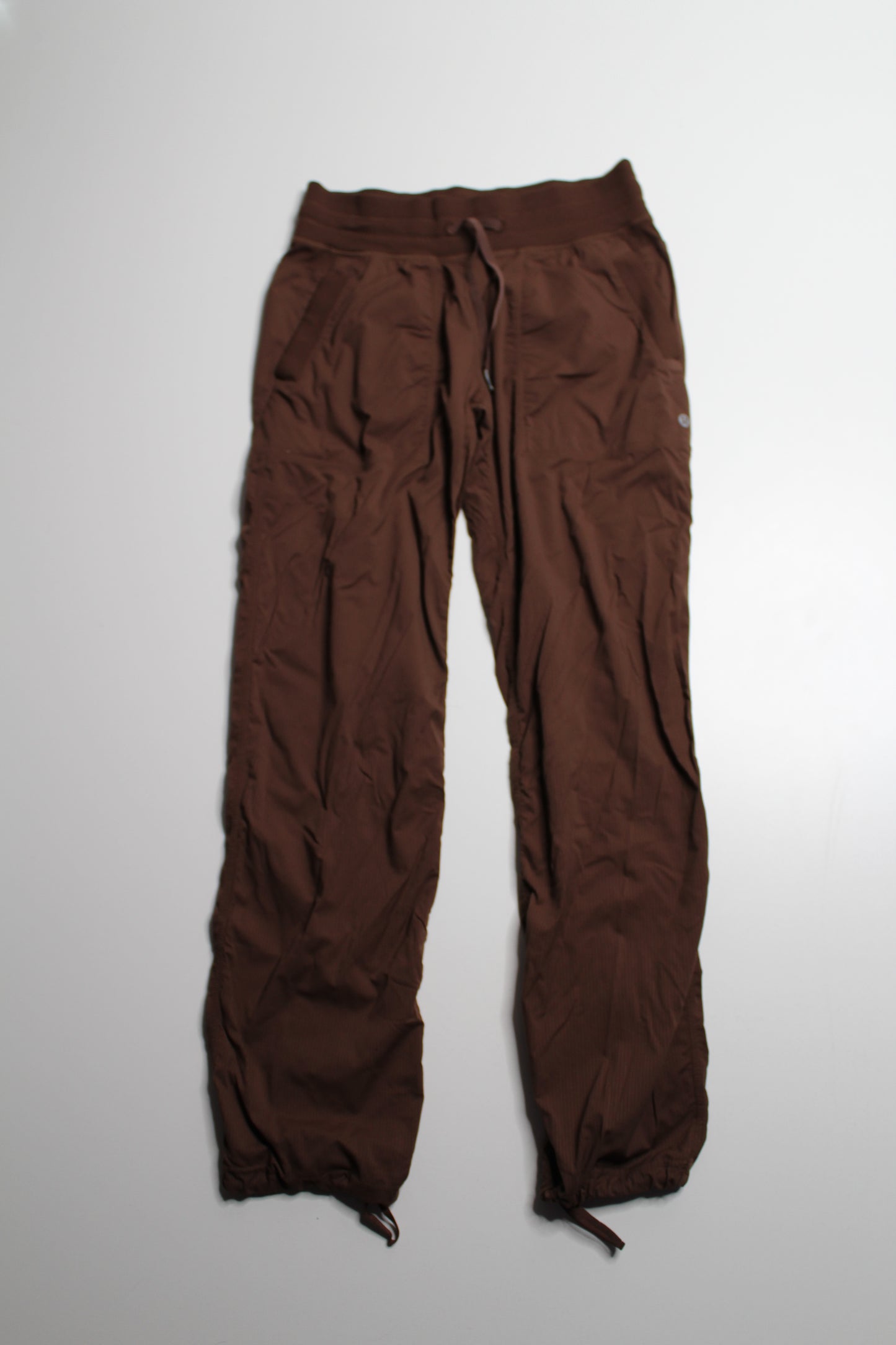 Lululemon lava cake mid rise ‘dance studio’ pant, size 6 (full length)