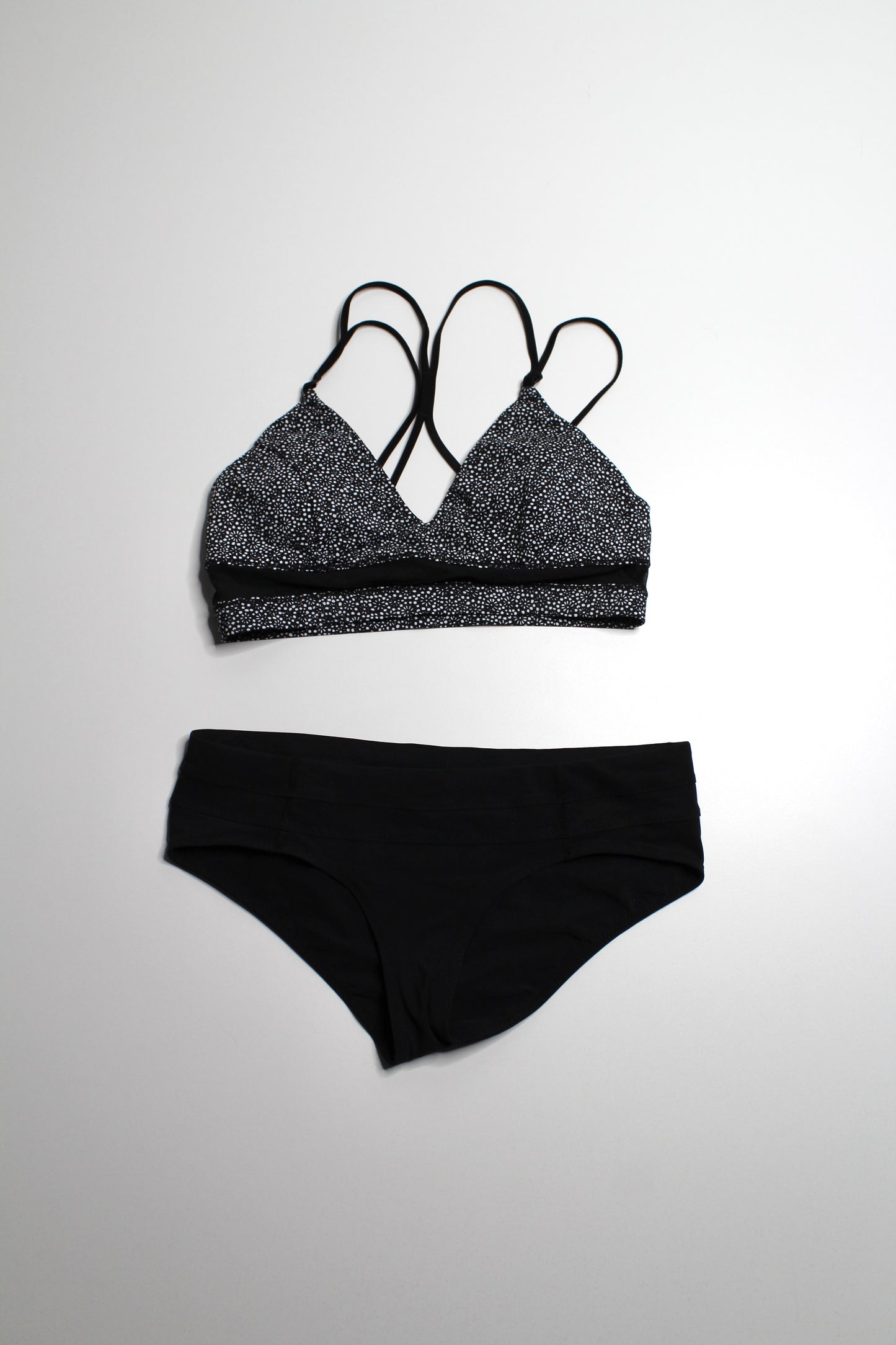 Lululemon freckle flower 'go with the flow' bikini, size 6 (additional 10% off)