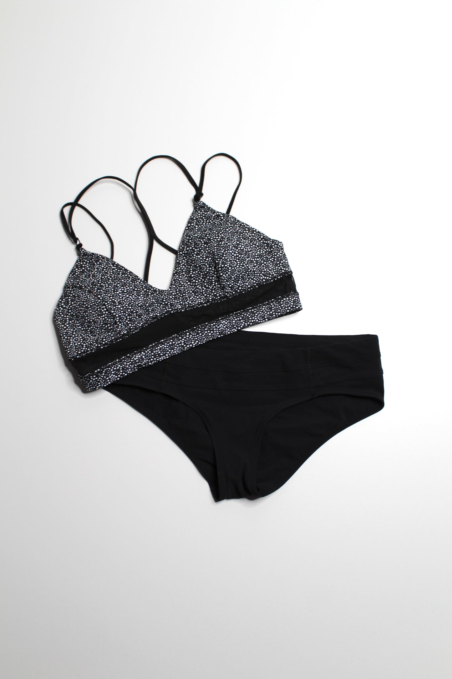 Lululemon freckle flower 'go with the flow' bikini, size 6 (additional 10% off)