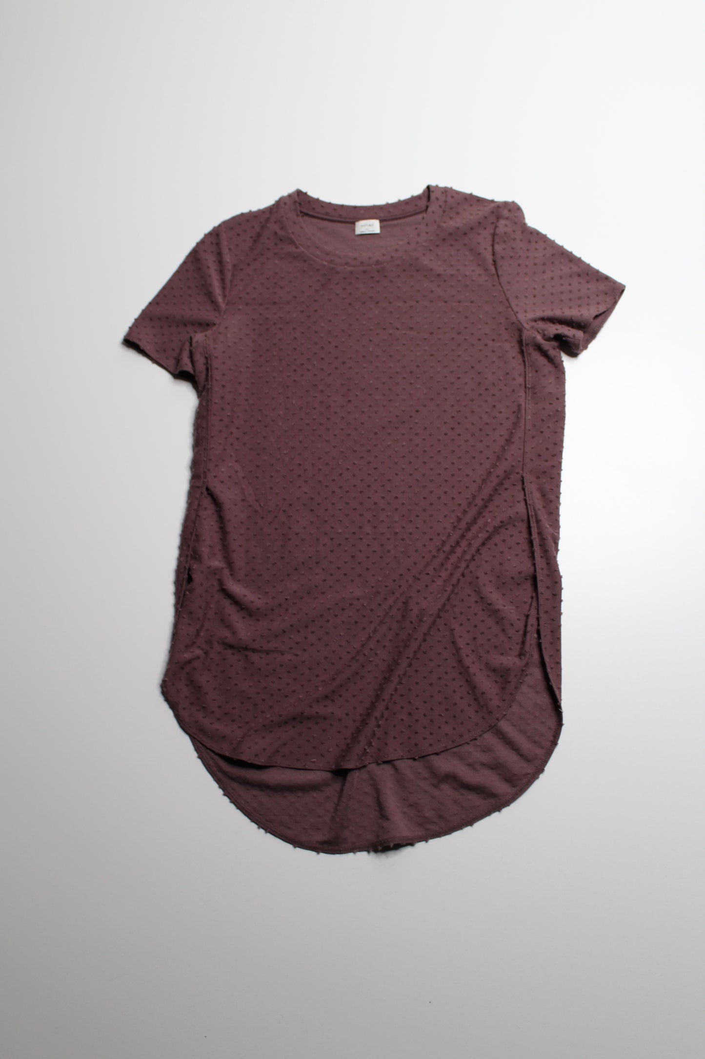 Aritzia Wilfred side split bubble dot t shirt, size xs (loose flowy fit) (additional 50% off)