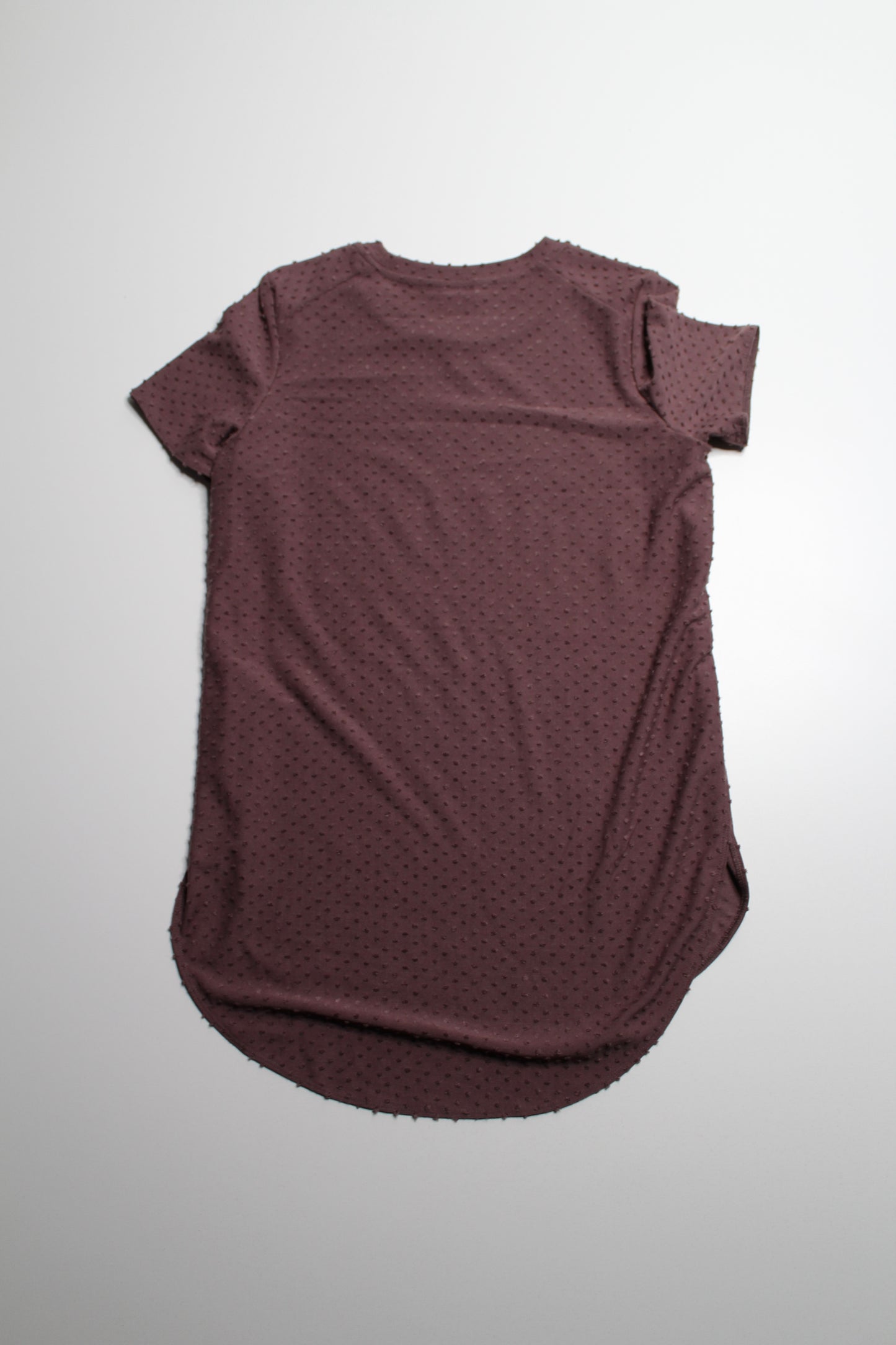 Aritzia Wilfred side split bubble dot t shirt, size xs (loose flowy fit) (additional 50% off)