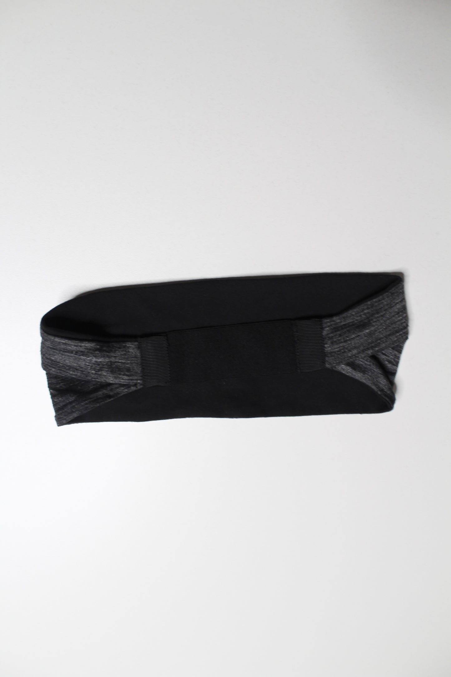 Lululemon black/grey reversible headband