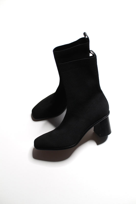 Dolce Vita black ribbed square toe boot, size 8
