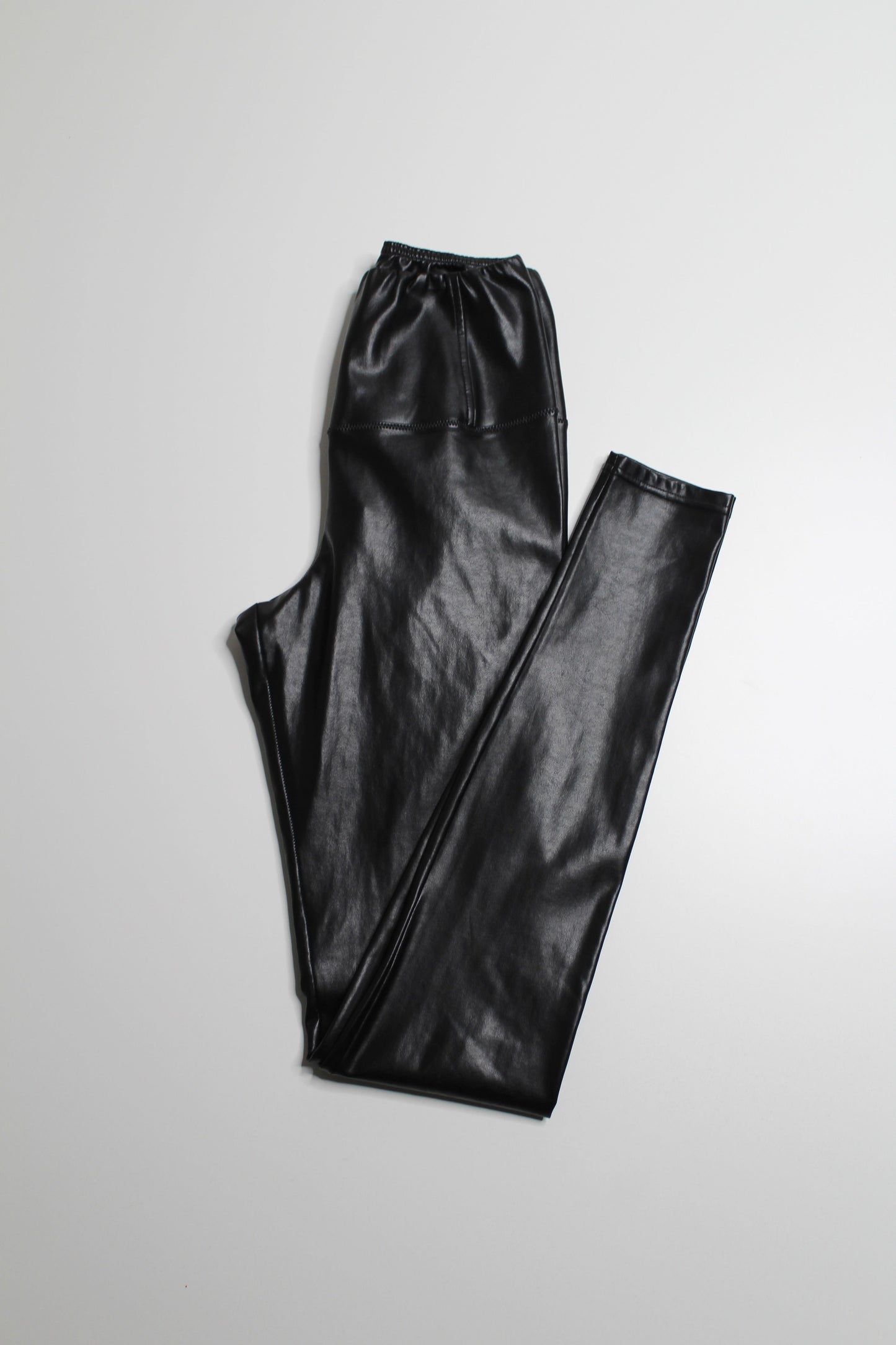 Aritzia wilfred free black daria faux leather legging, size xs *full length