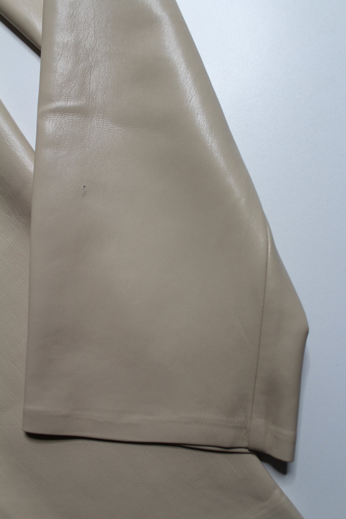 Aritzia Wilfred faux leather straight leg pant, size 6