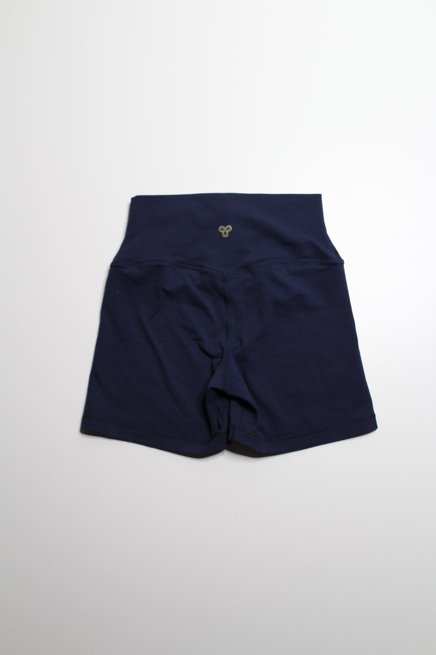 Aritzia Golden navy hi-rise bike shorts, size 8