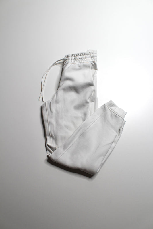 Lululemon white scuba jogger, size 4 *flaw