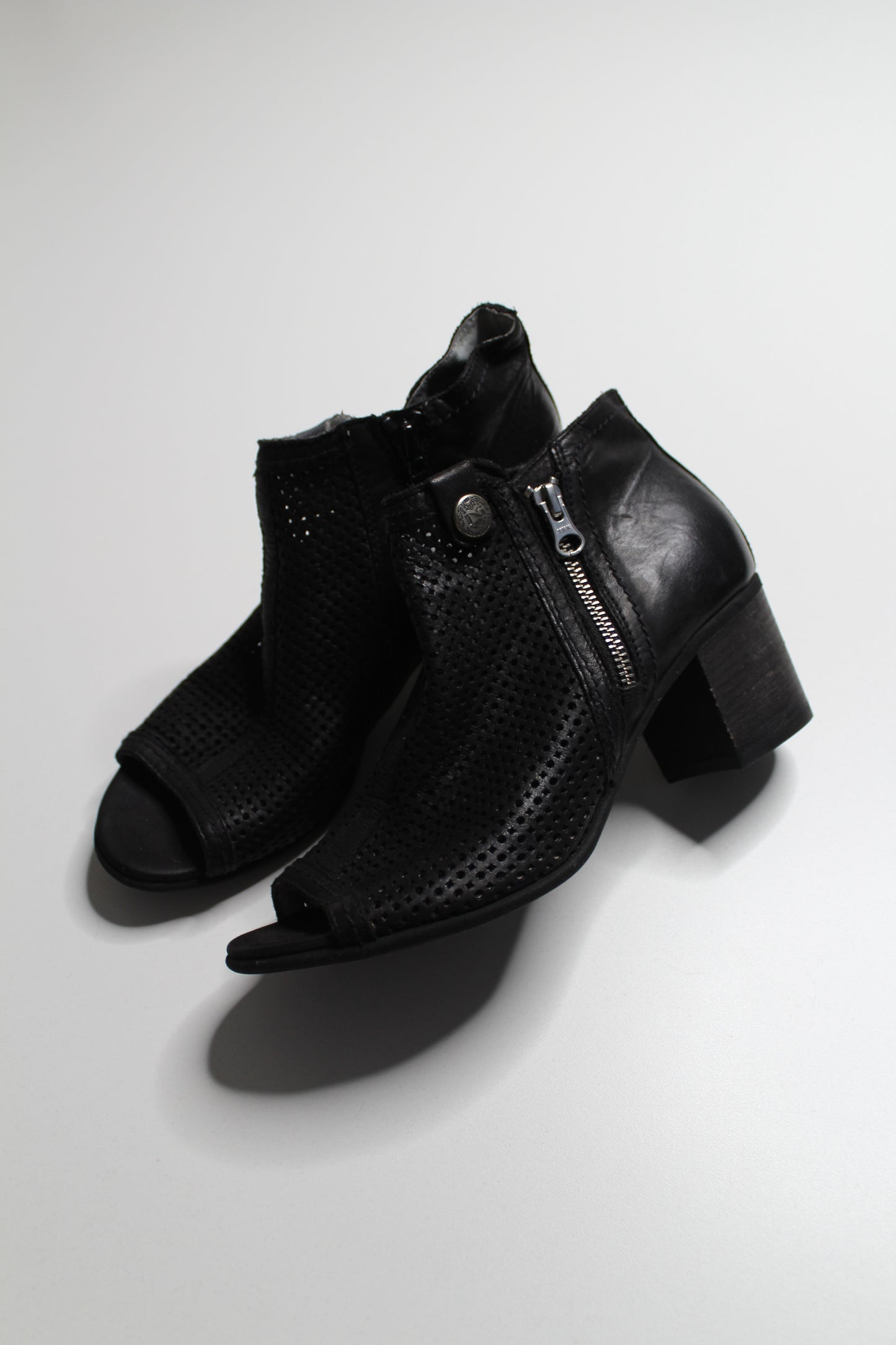 Nordstrom Nero Giardini chunky block peep toe bootie, size 39 (size 8.5) (price reduced: was $40)