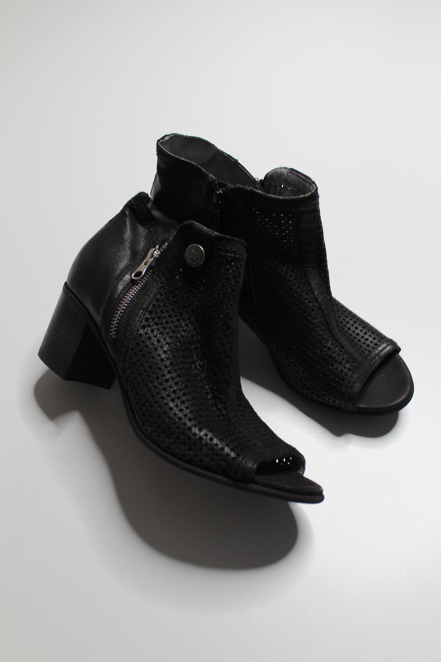 Nordstrom Nero Giardini chunky block peep toe bootie, size 39 (size 8.5) (price reduced: was $40)