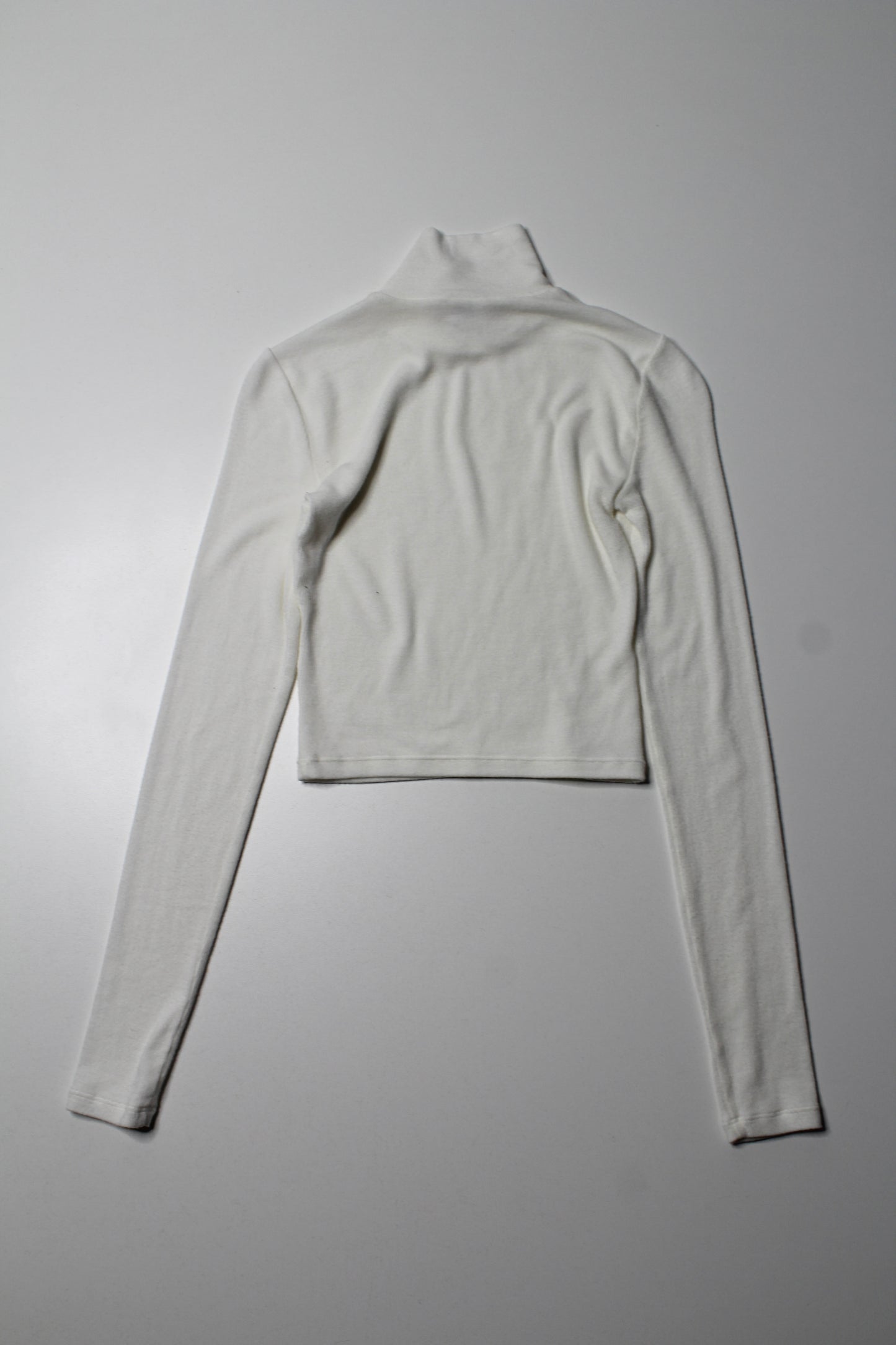 Aritzia Wilfred Free cream cropped mock neck long sleeve, size xxs