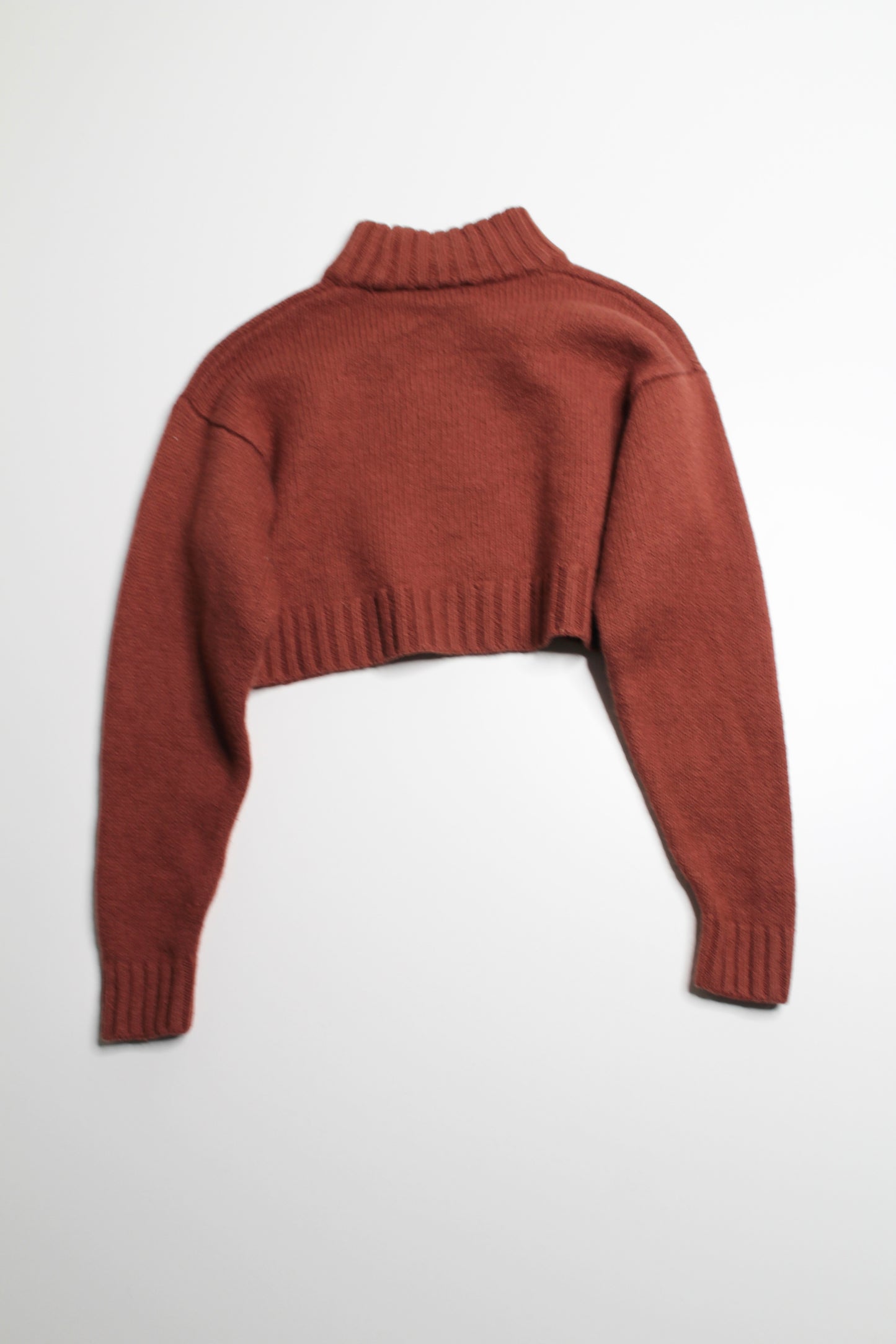 Aritzia wilfred Free cropped wool sweater, size xs (fits xs / xxs) (price reduced: was $30)