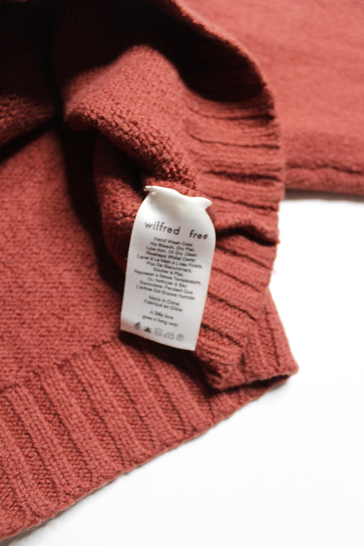 Aritzia wilfred Free cropped wool sweater, size xs (fits xs / xxs) (price reduced: was $30)