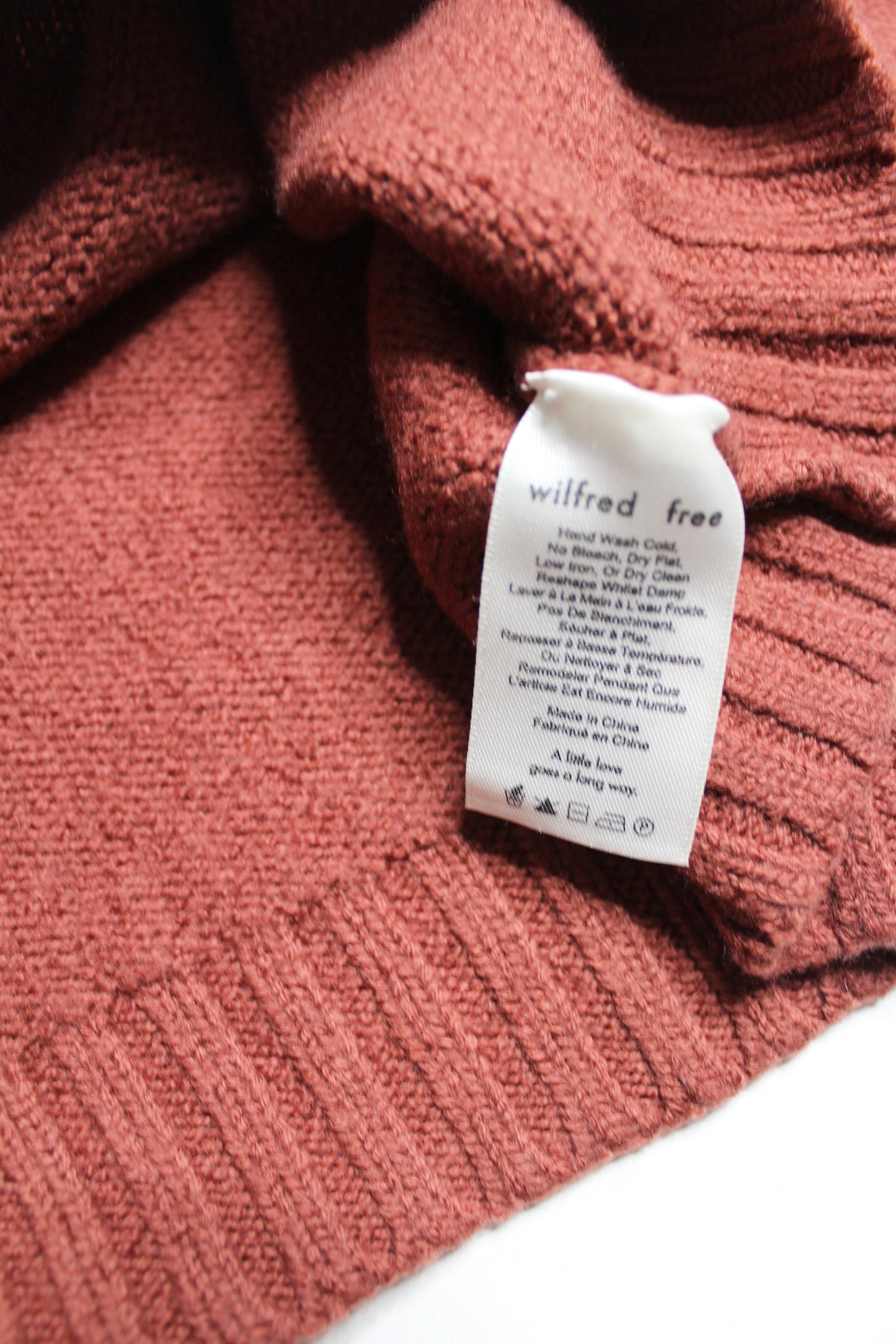 Aritzia wilfred Free cropped wool sweater, size xs (fits xs / xxs) (price reduced: was $30)