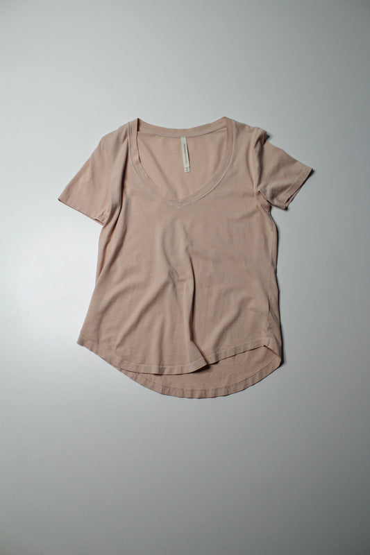 Aritzia The Group Babaton pink everyday v neck t shirt, size xs