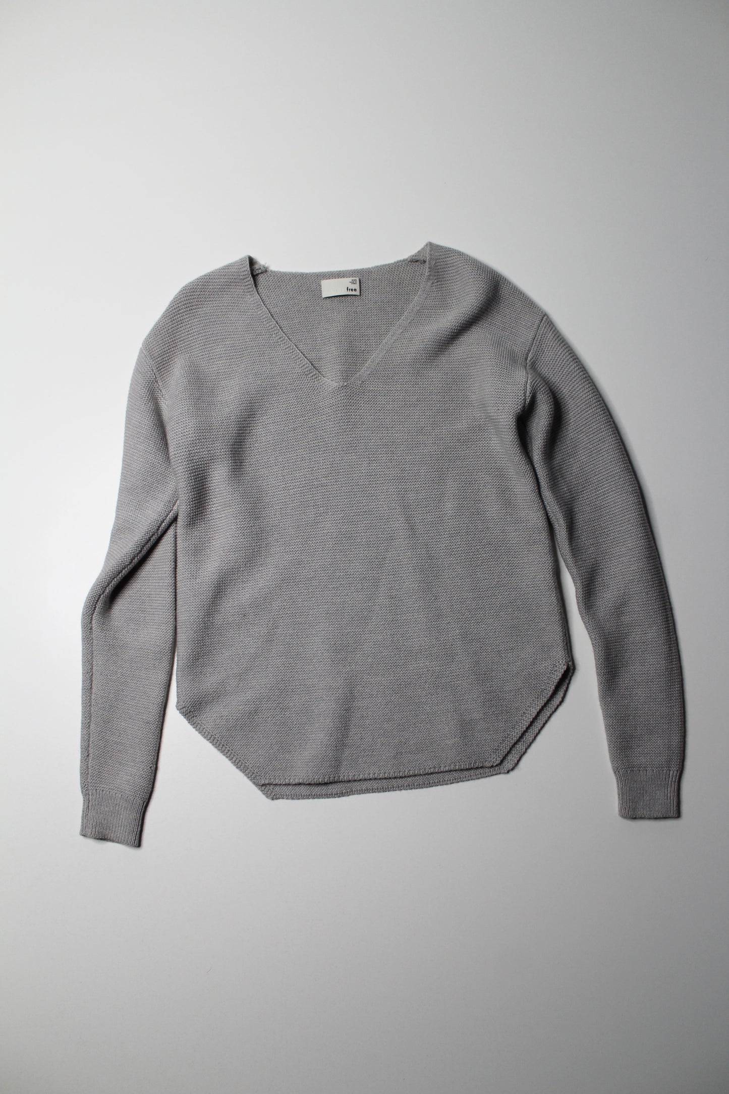 Aritzia Wilfred Free light grey textured sweater, size xxs (loose fit)