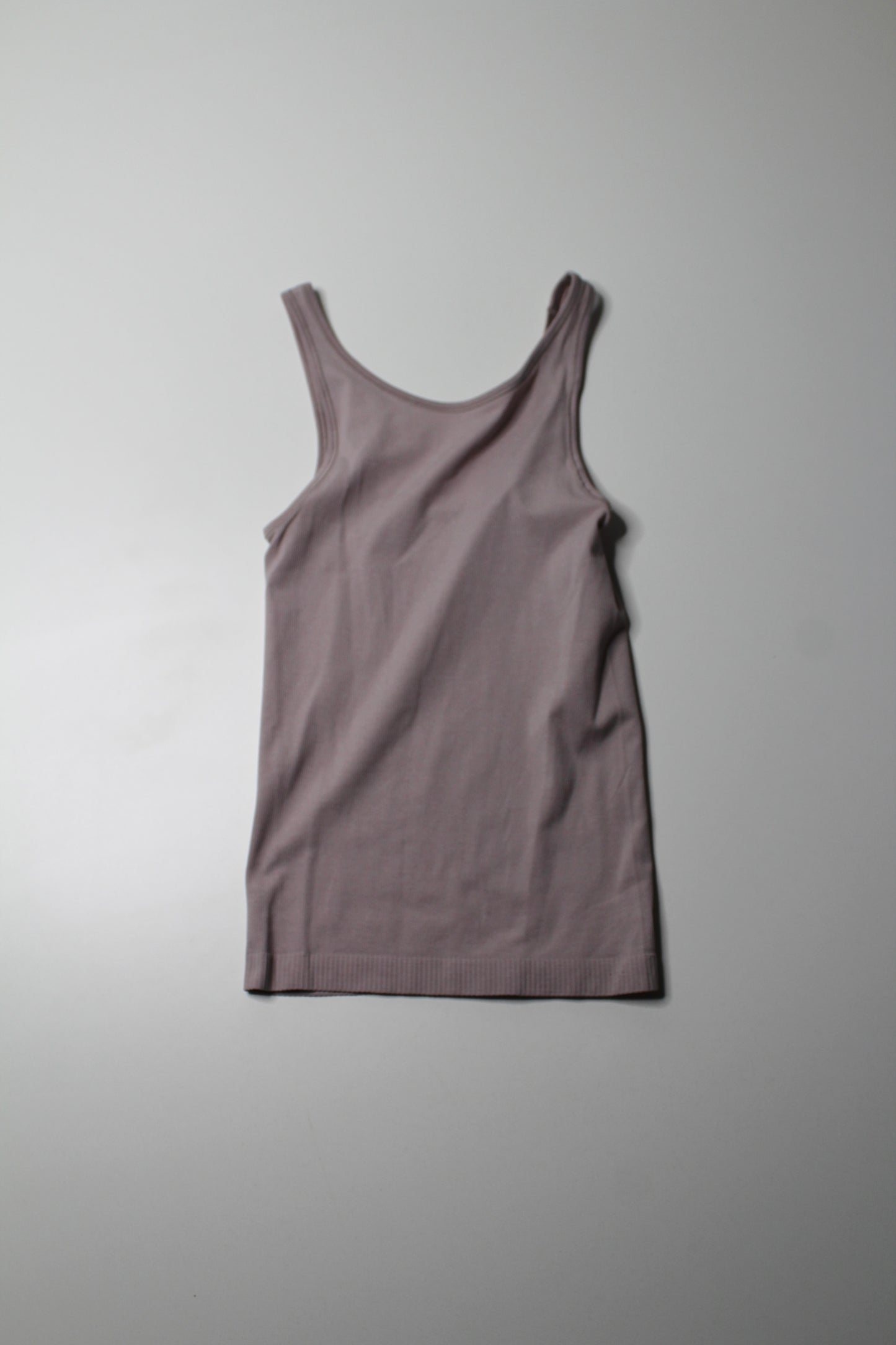 Lululemon powdered mauve ‘seek simplicity’ tank, size 4 *reversible